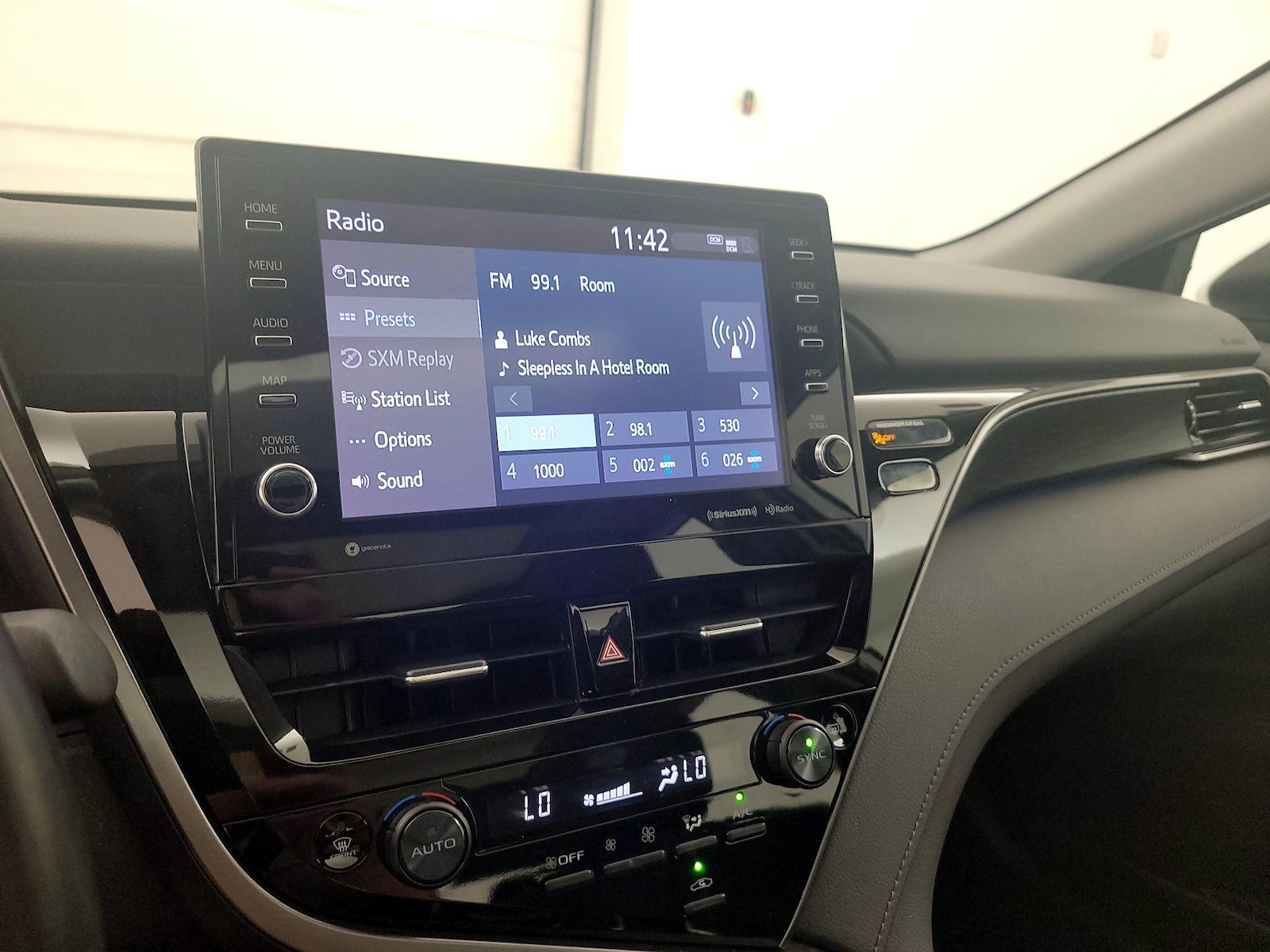 2024 Toyota Camry XLE - Photo 16