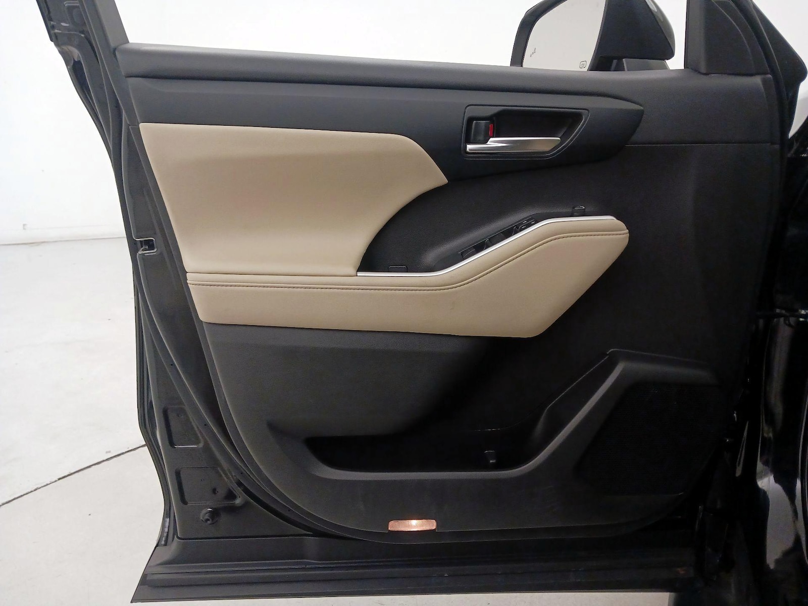 2024 Toyota Highlander XLE - Photo 13