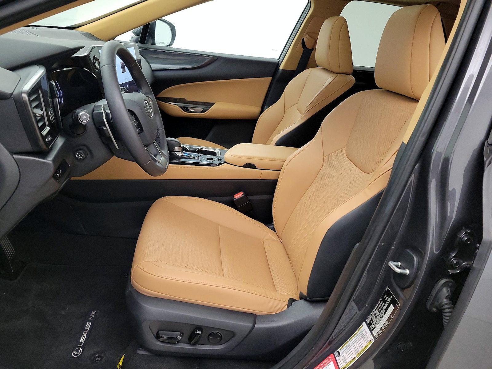 2025 Lexus NX 250 - Photo 12