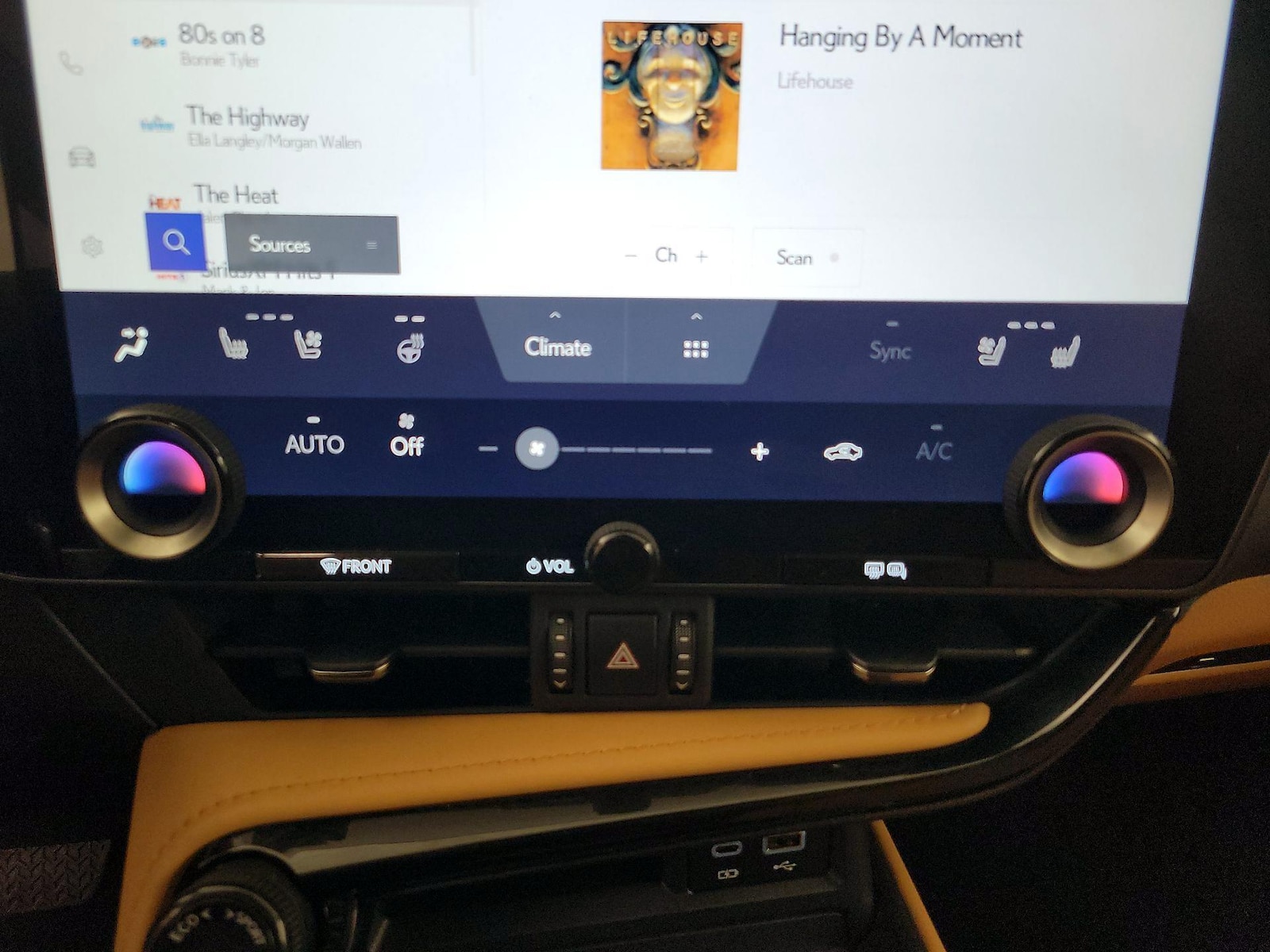 2025 Lexus NX 250 - Photo 16