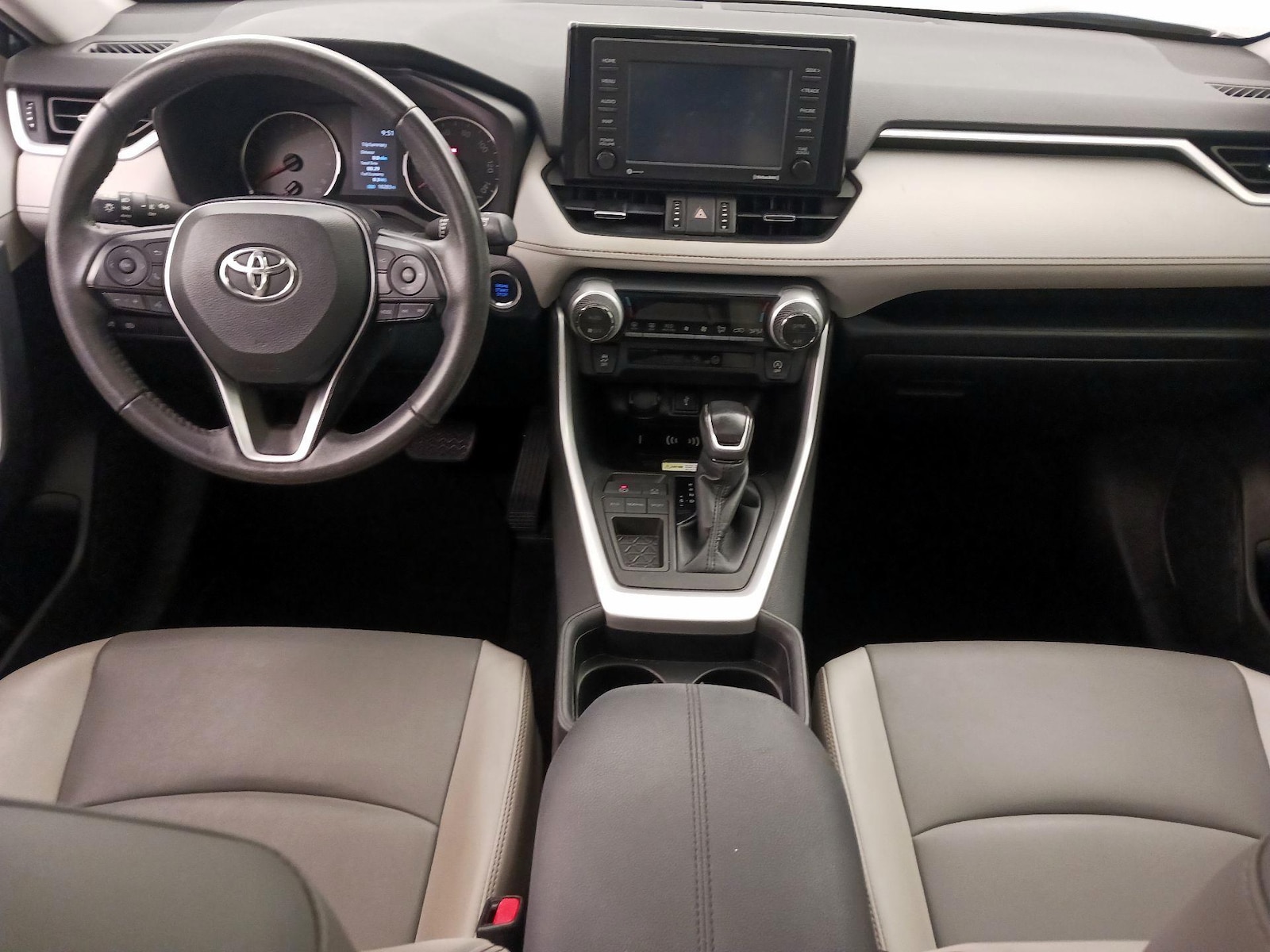 2021 Toyota RAV4 XLE Premium - Photo 10