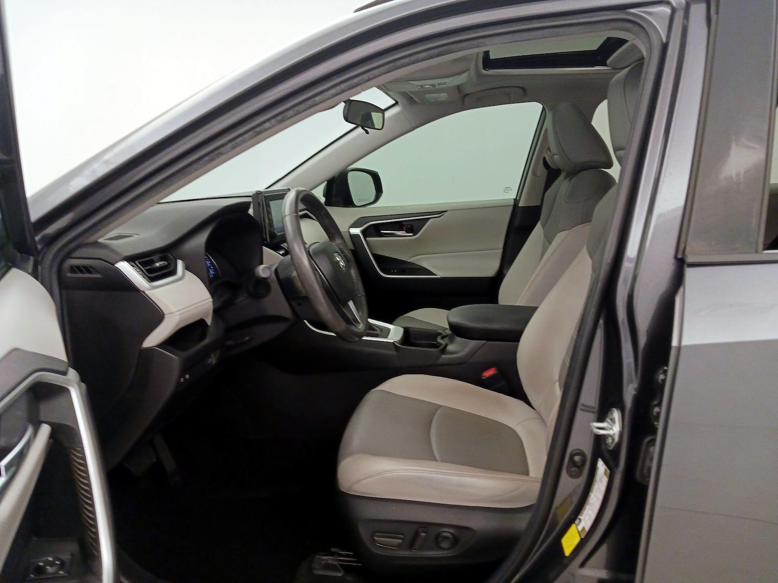 2021 Toyota RAV4 XLE Premium - Photo 12