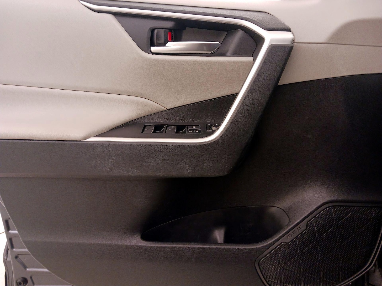 2021 Toyota RAV4 XLE Premium - Photo 14