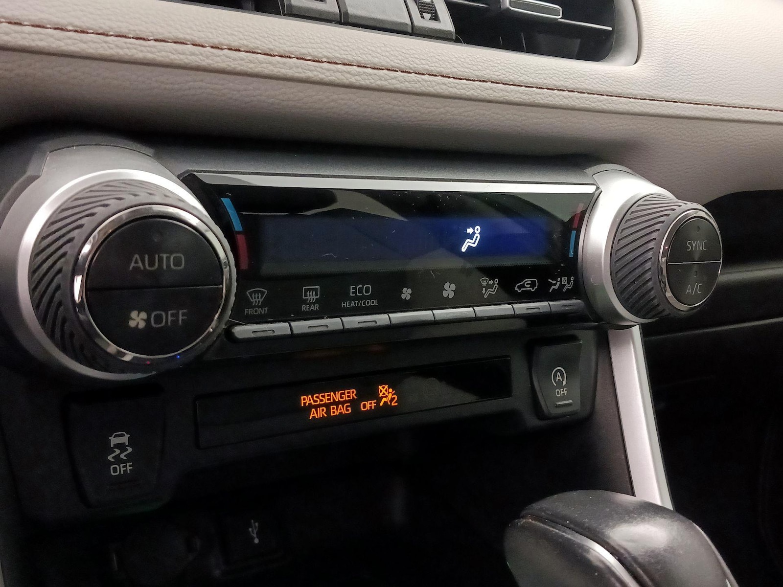 2021 Toyota RAV4 XLE Premium - Photo 17