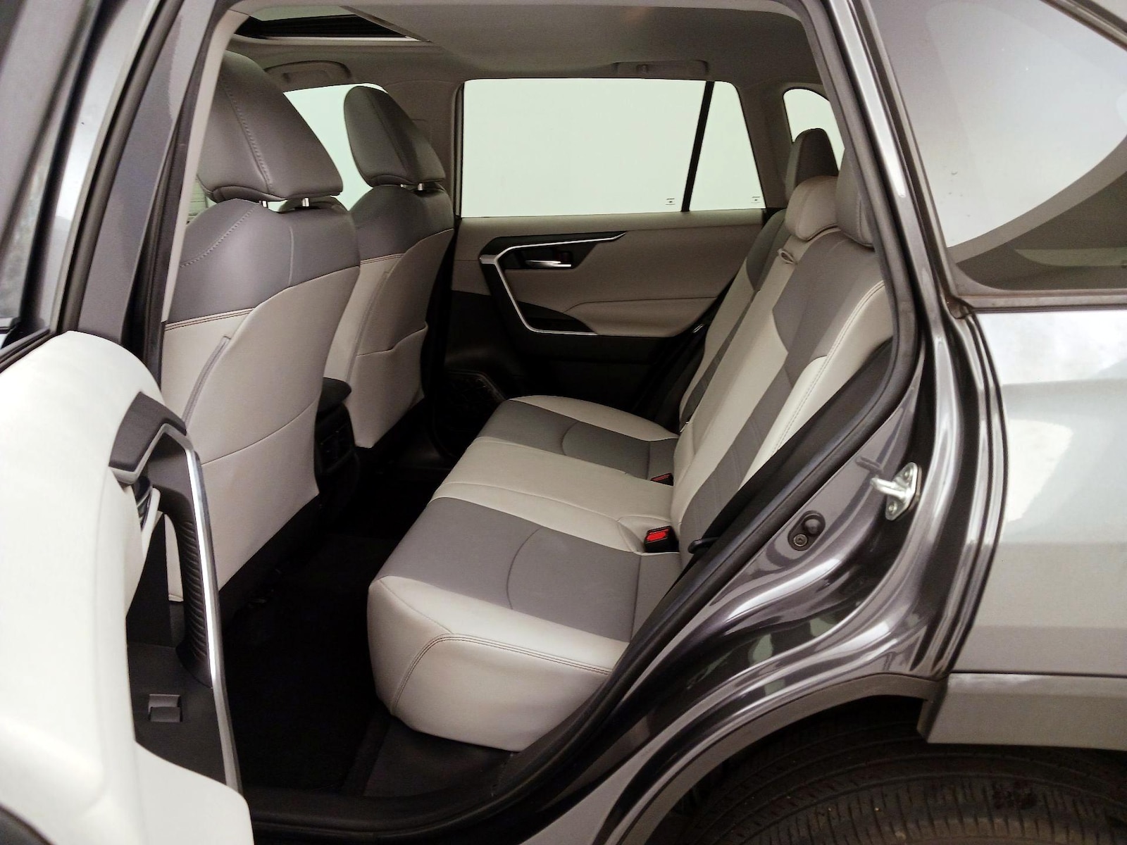 2021 Toyota RAV4 XLE Premium - Photo 21