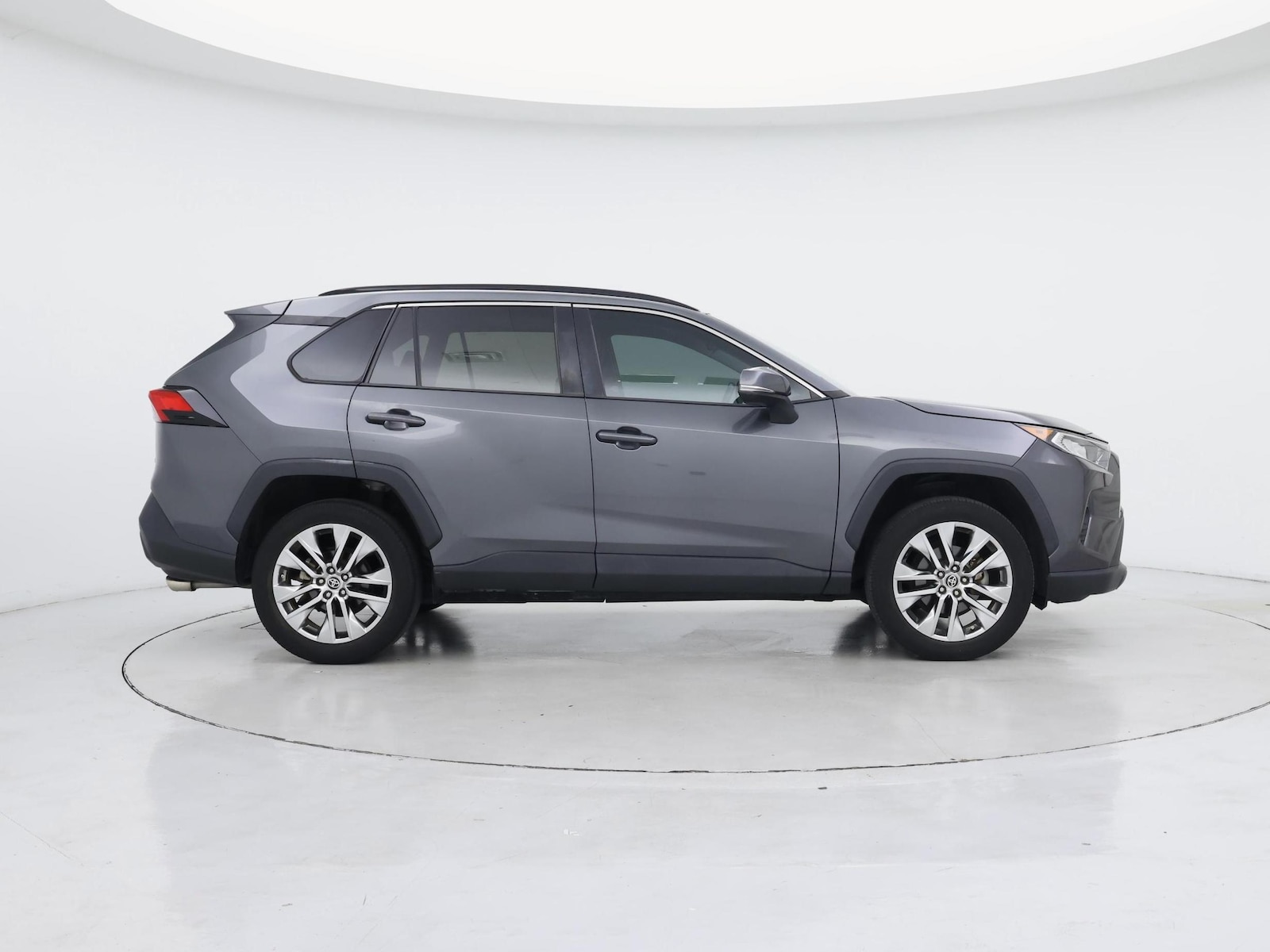 2021 Toyota RAV4 XLE Premium - Photo 8
