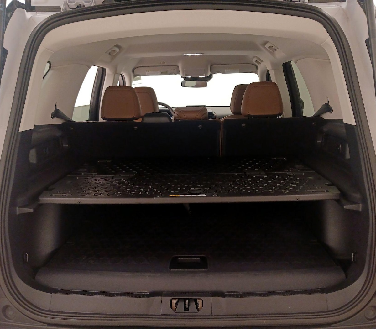 Trunk/Cargo (Seats Up)