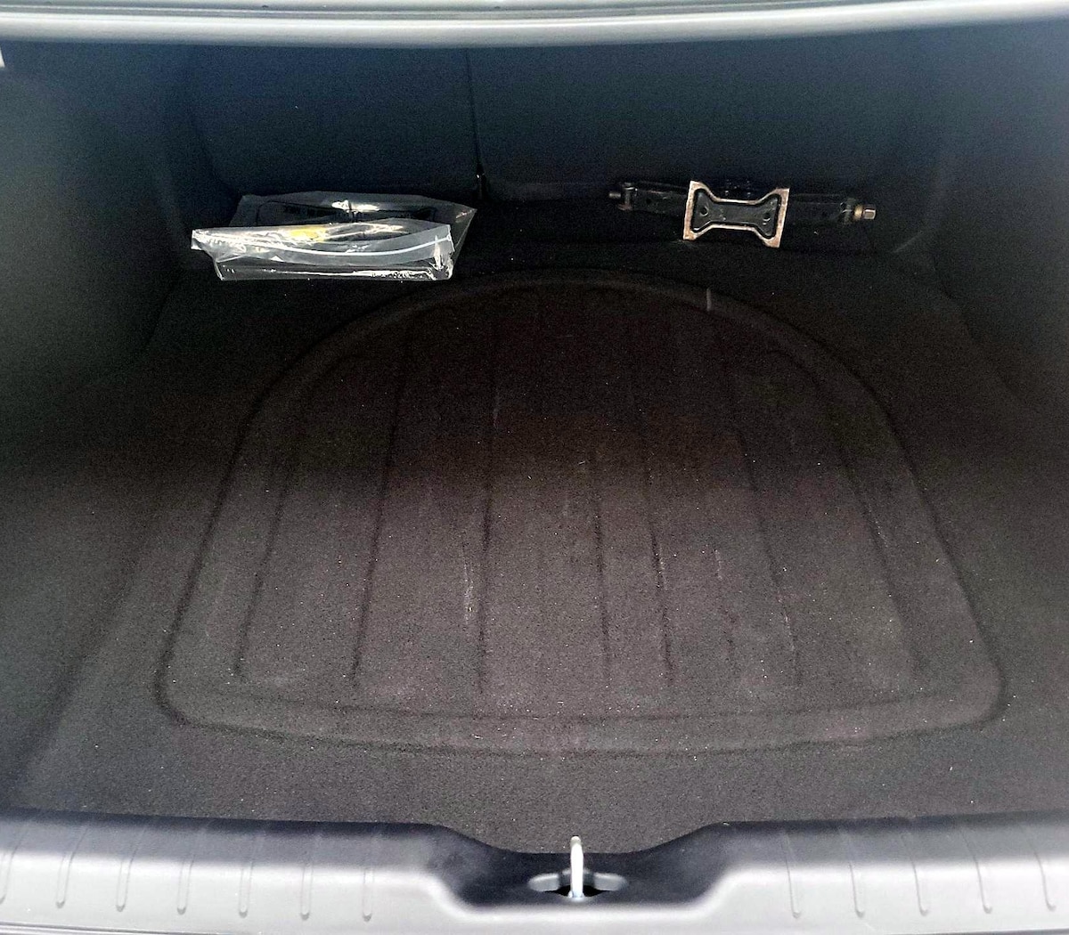 Trunk/Cargo (Seats Up)