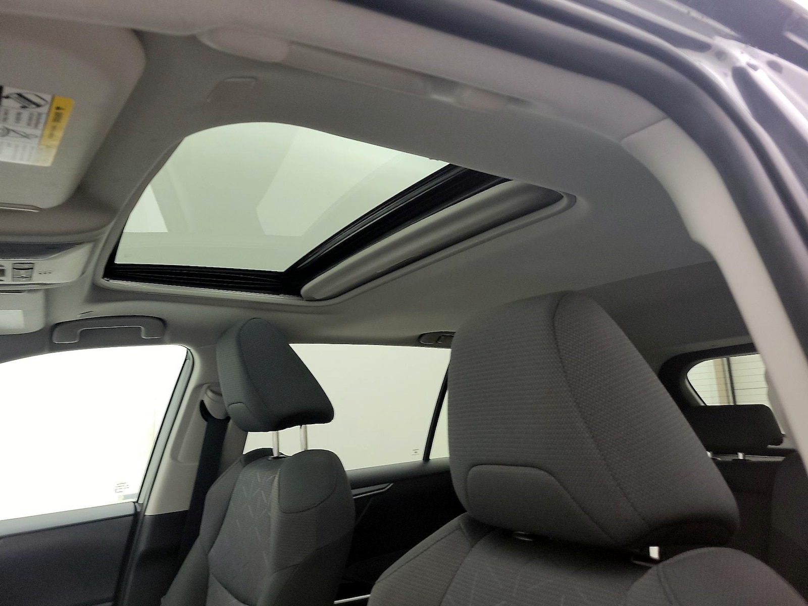 Sunroof(s) & Overhead Airbags