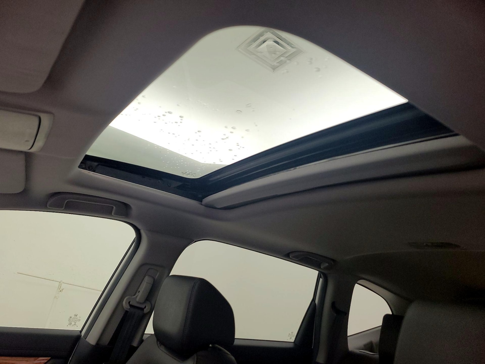 Sunroof(s) & Overhead Airbags