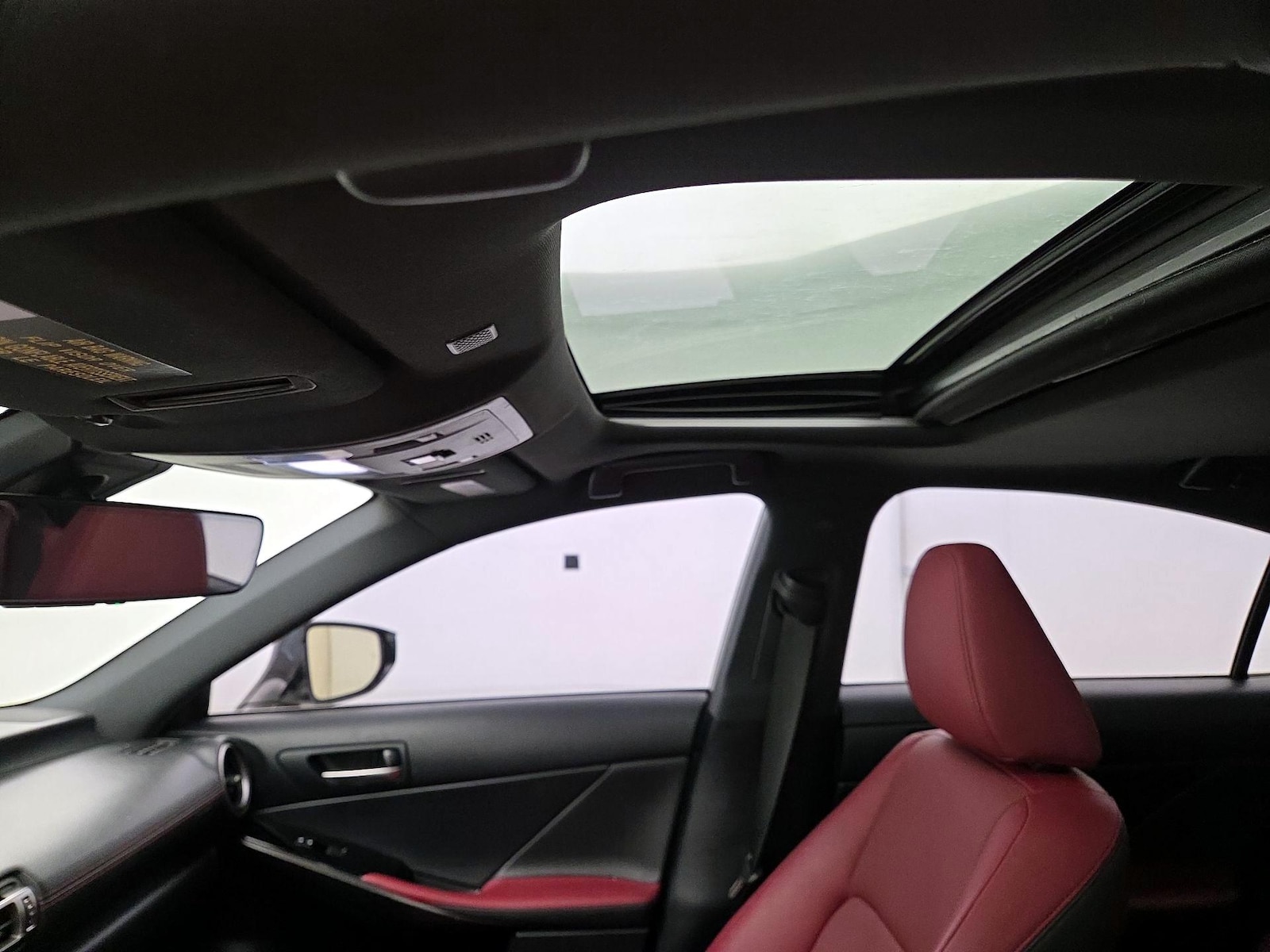 Sunroof(s) & Overhead Airbags