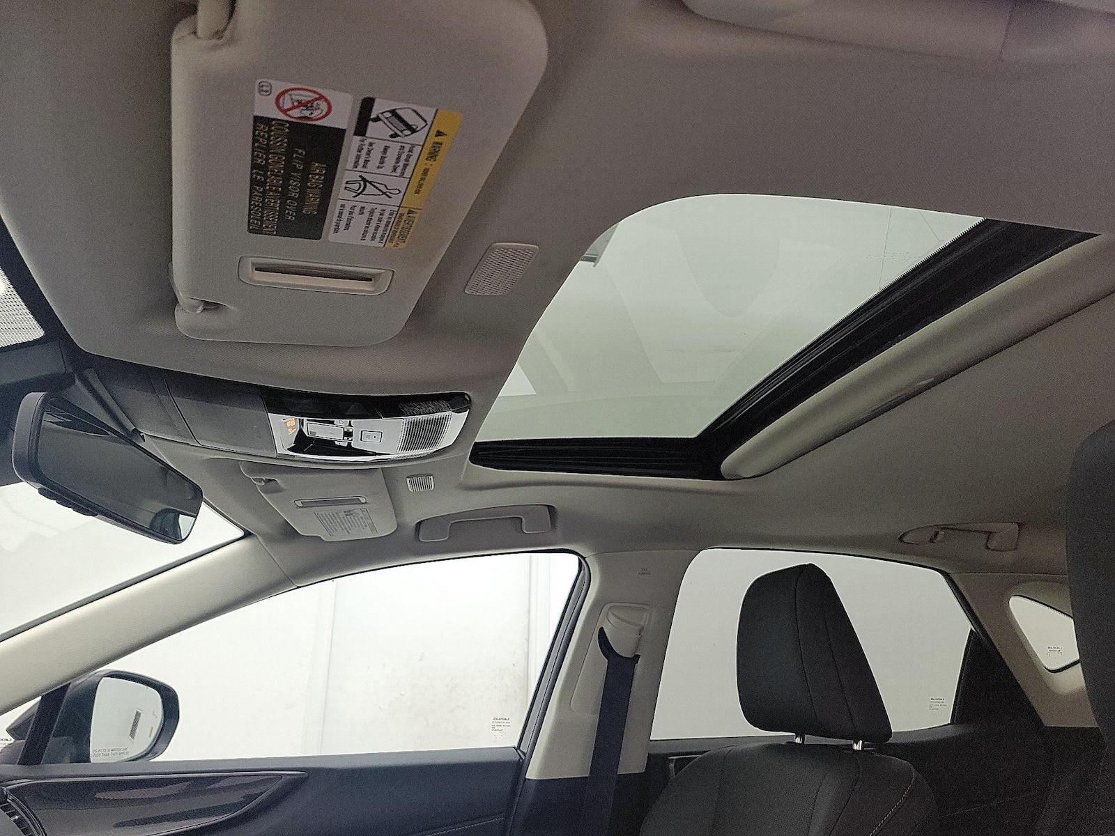 Sunroof(s) & Overhead Airbags