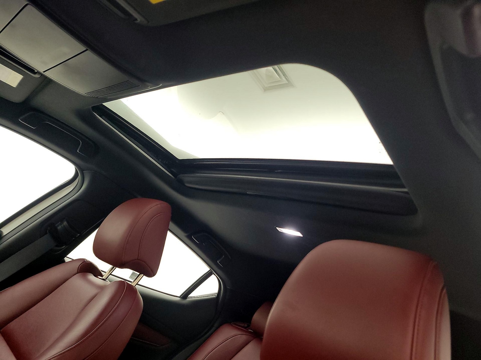 Sunroof(s) & Overhead Airbags