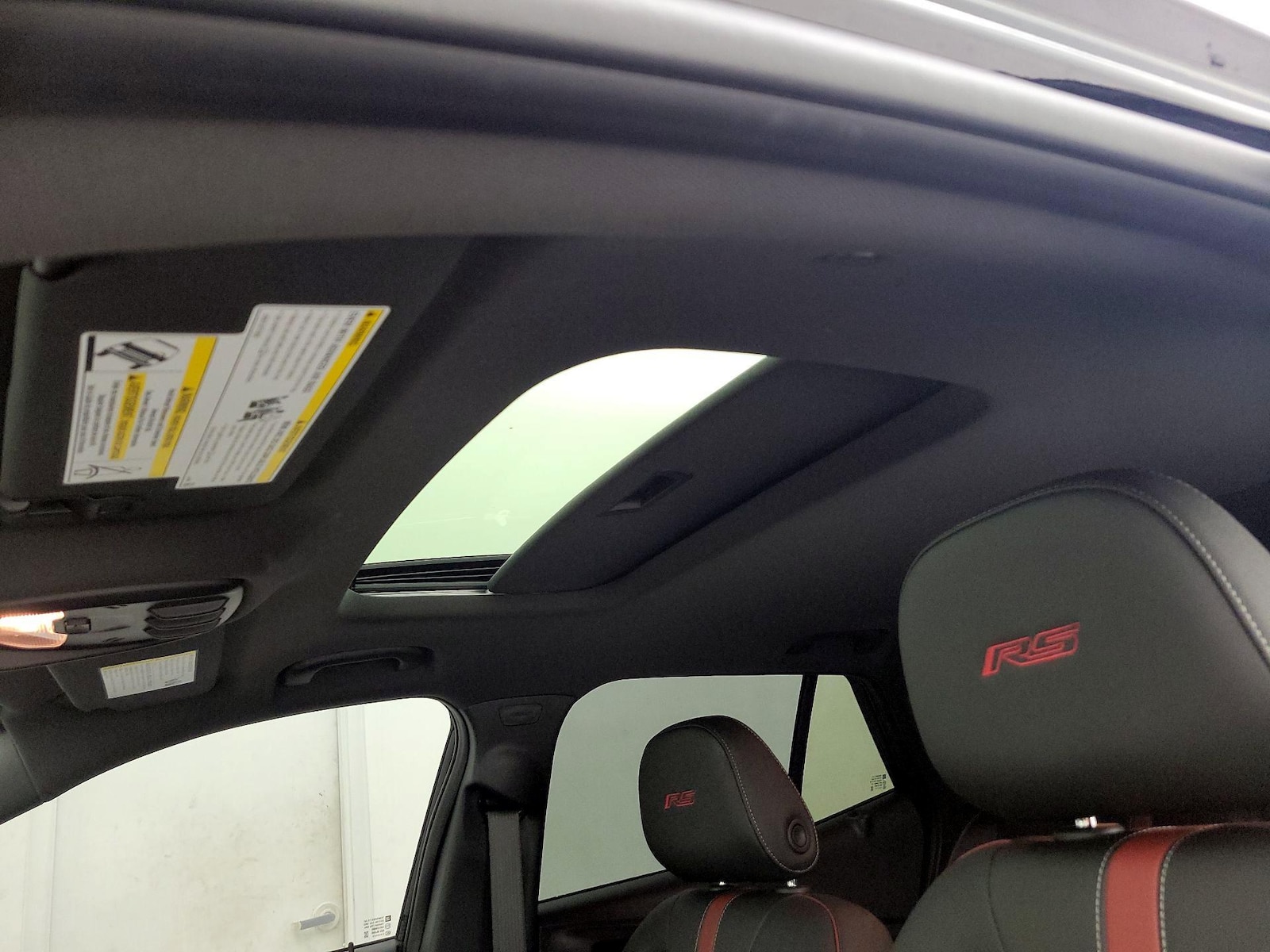 Sunroof(s) & Overhead Airbags