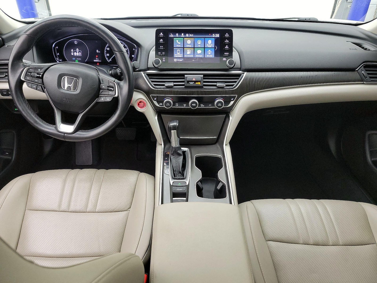Apple CarPlay® & Android Auto™