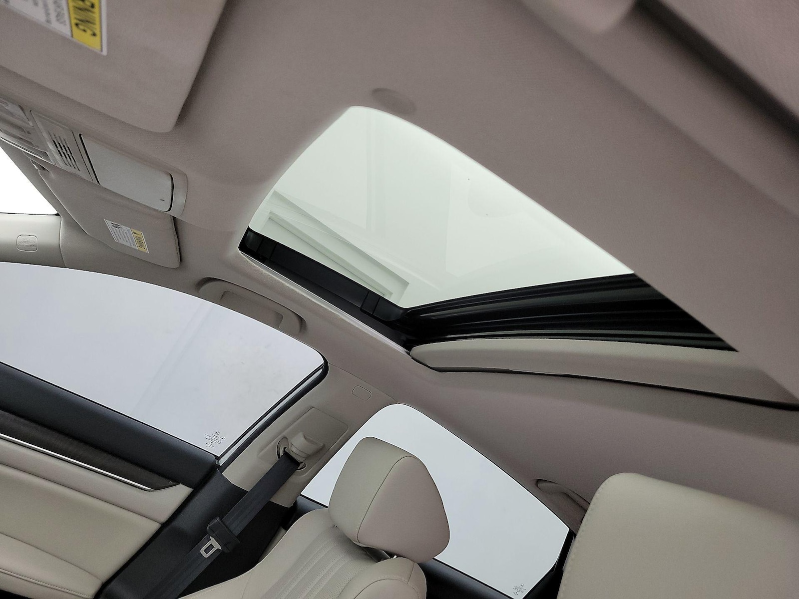 Sunroof(s) & Overhead Airbags