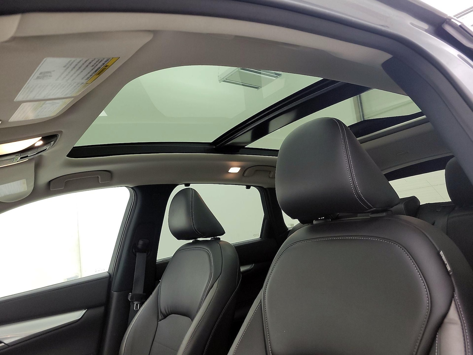Sunroof(s) & Overhead Airbags