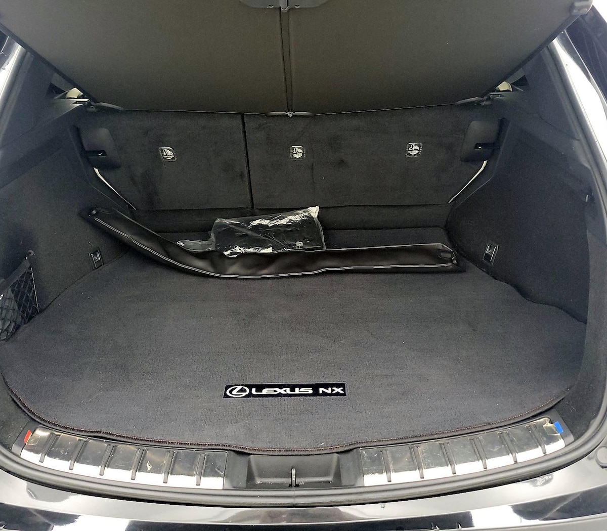 Trunk/Cargo (Seats Up)