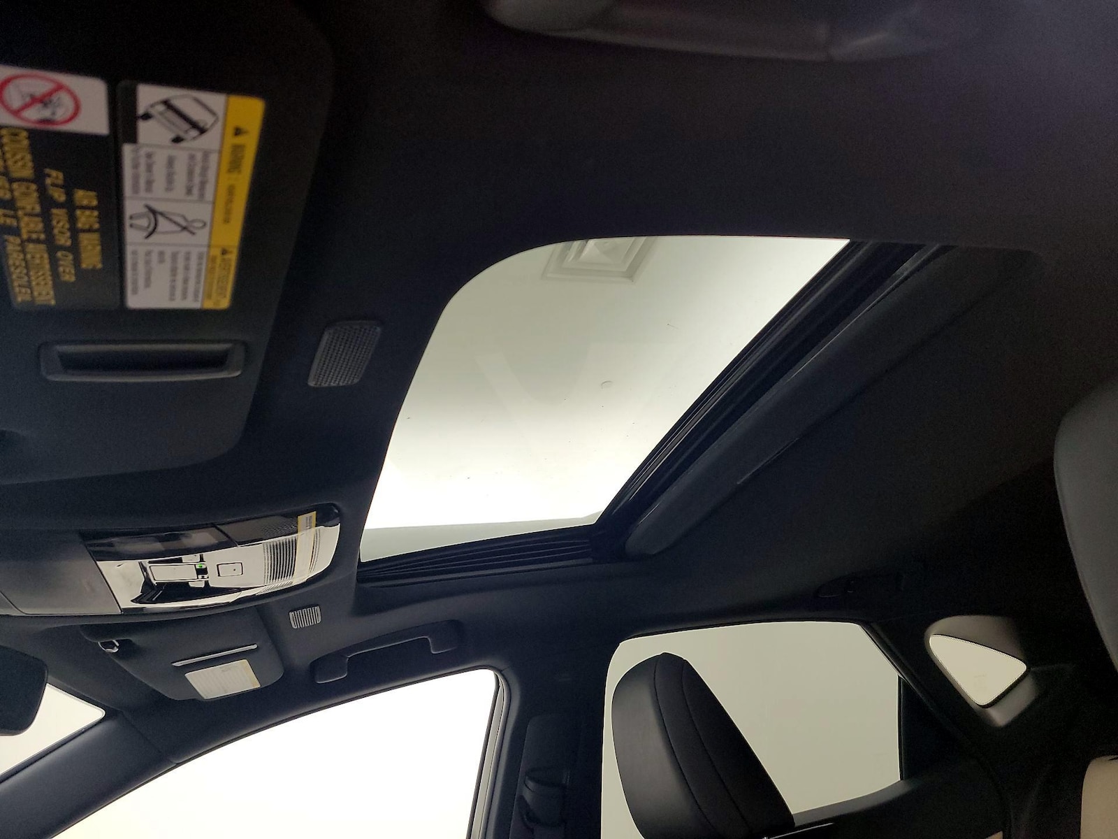 Sunroof(s) & Overhead Airbags