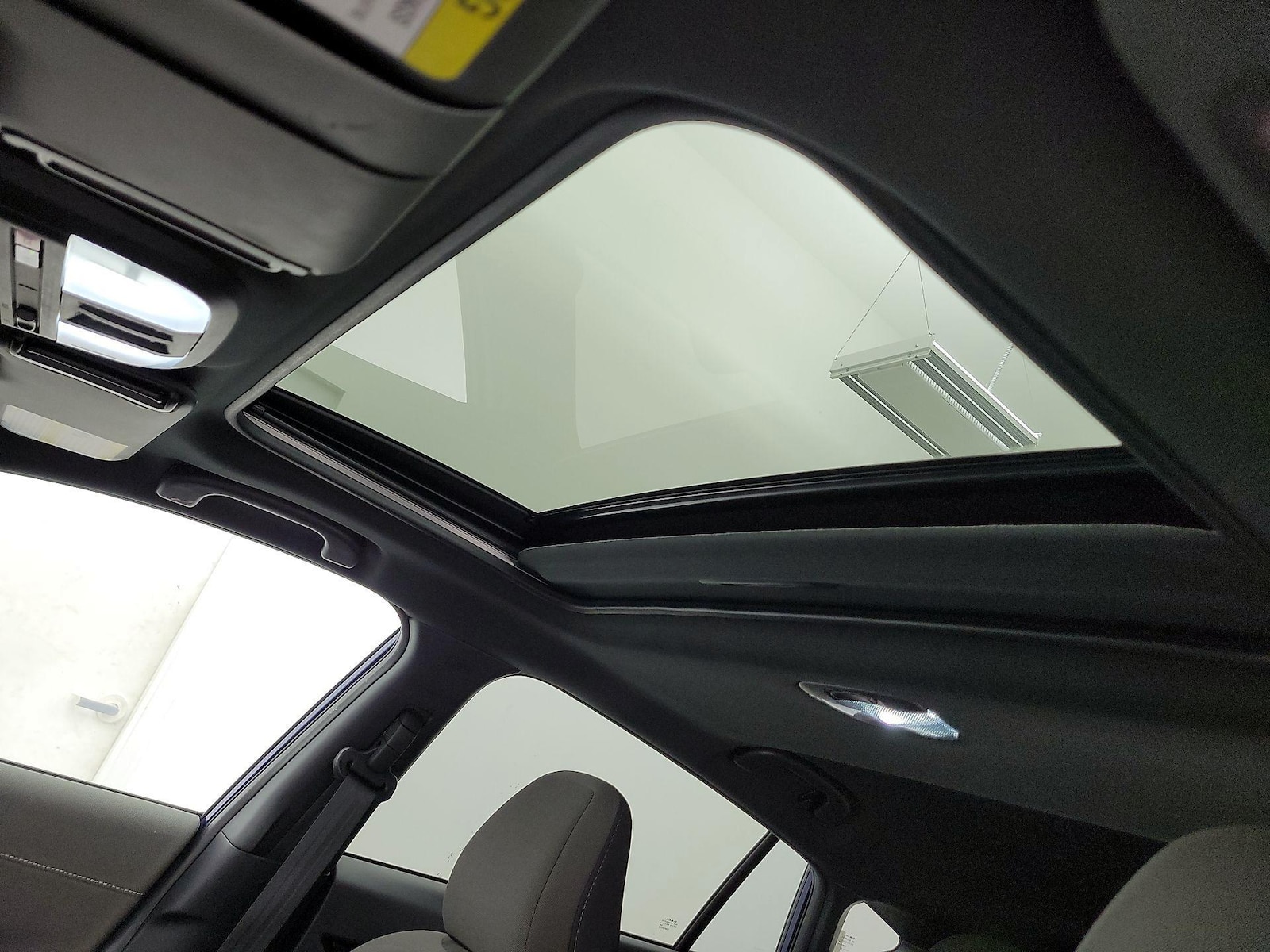 Sunroof(s) & Overhead Airbags