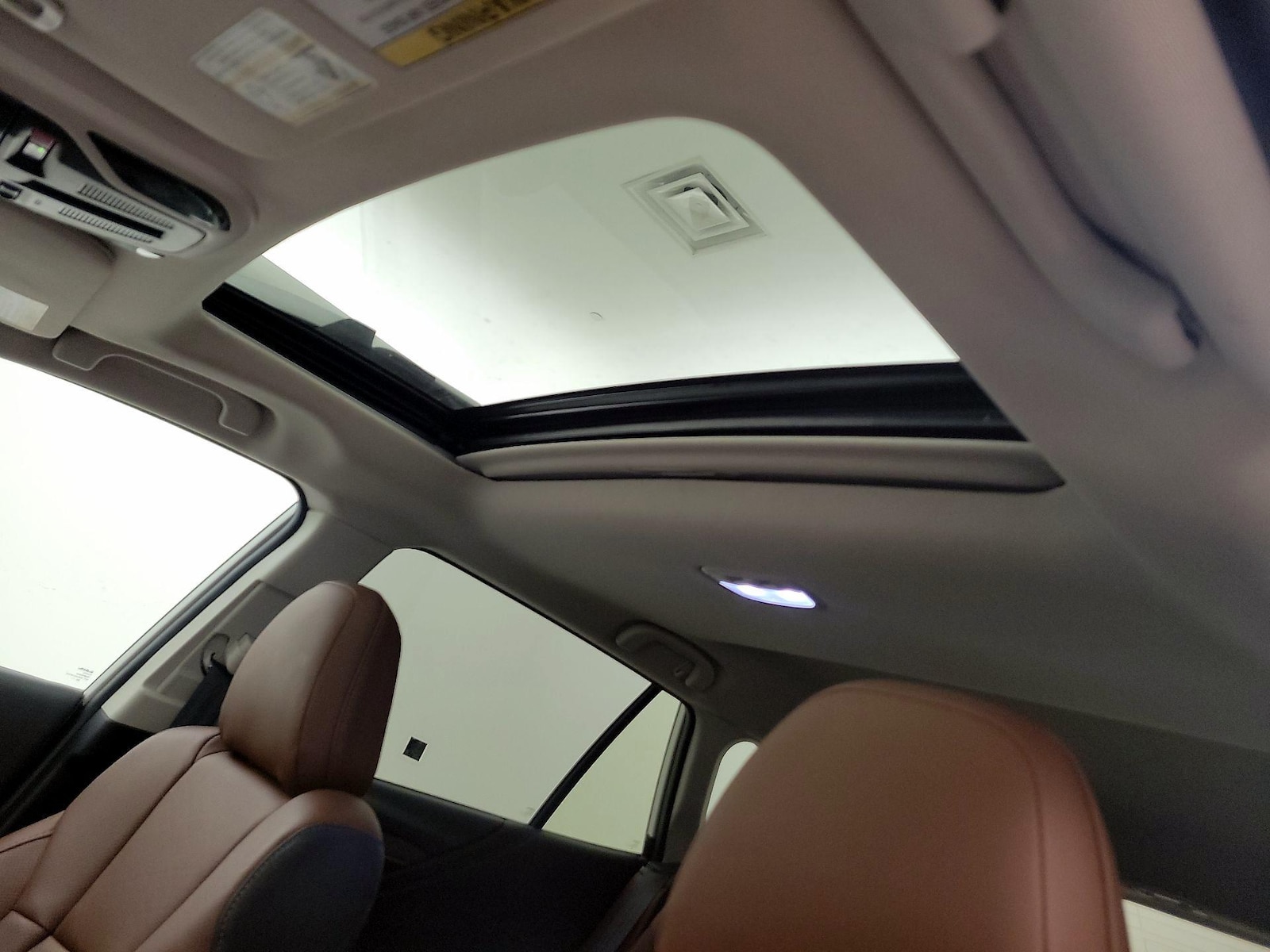 Sunroof(s) & Overhead Airbags