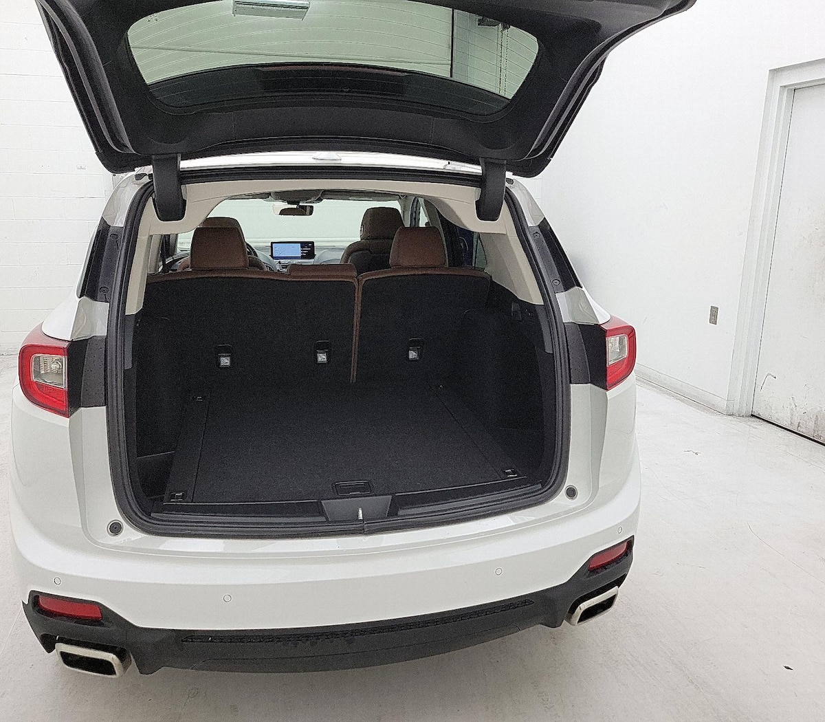 Trunk/Cargo (Seats Up)