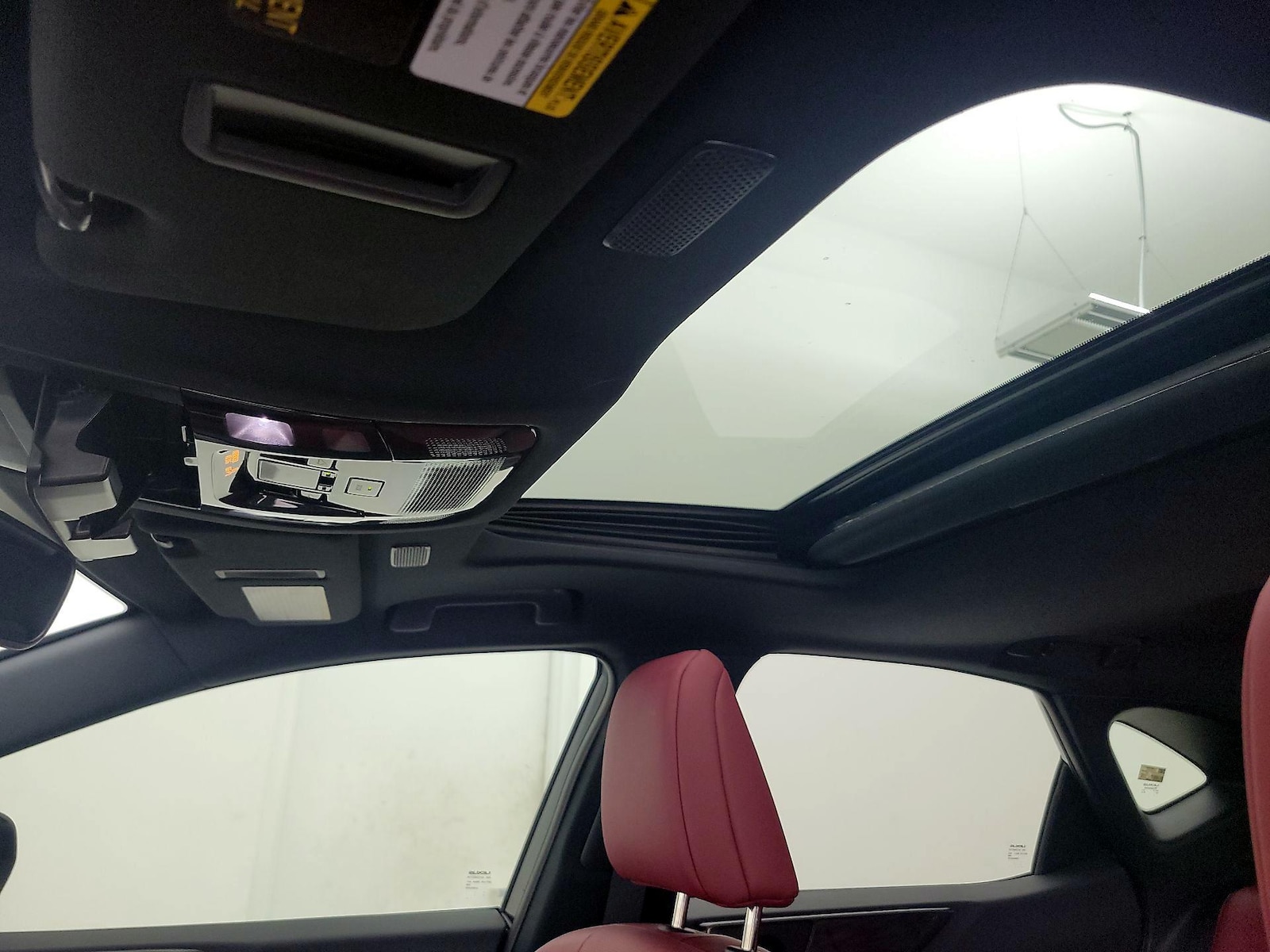 Sunroof(s) & Overhead Airbags