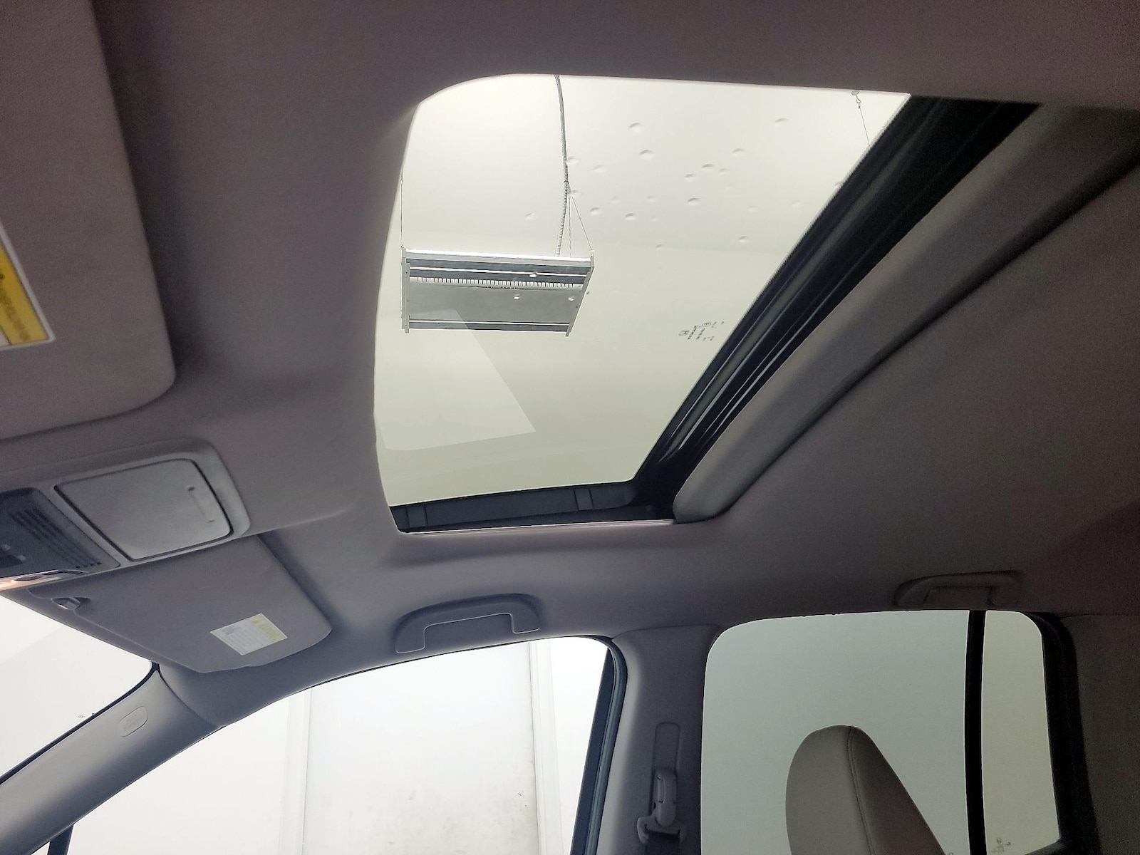 Sunroof(s) & Overhead Airbags