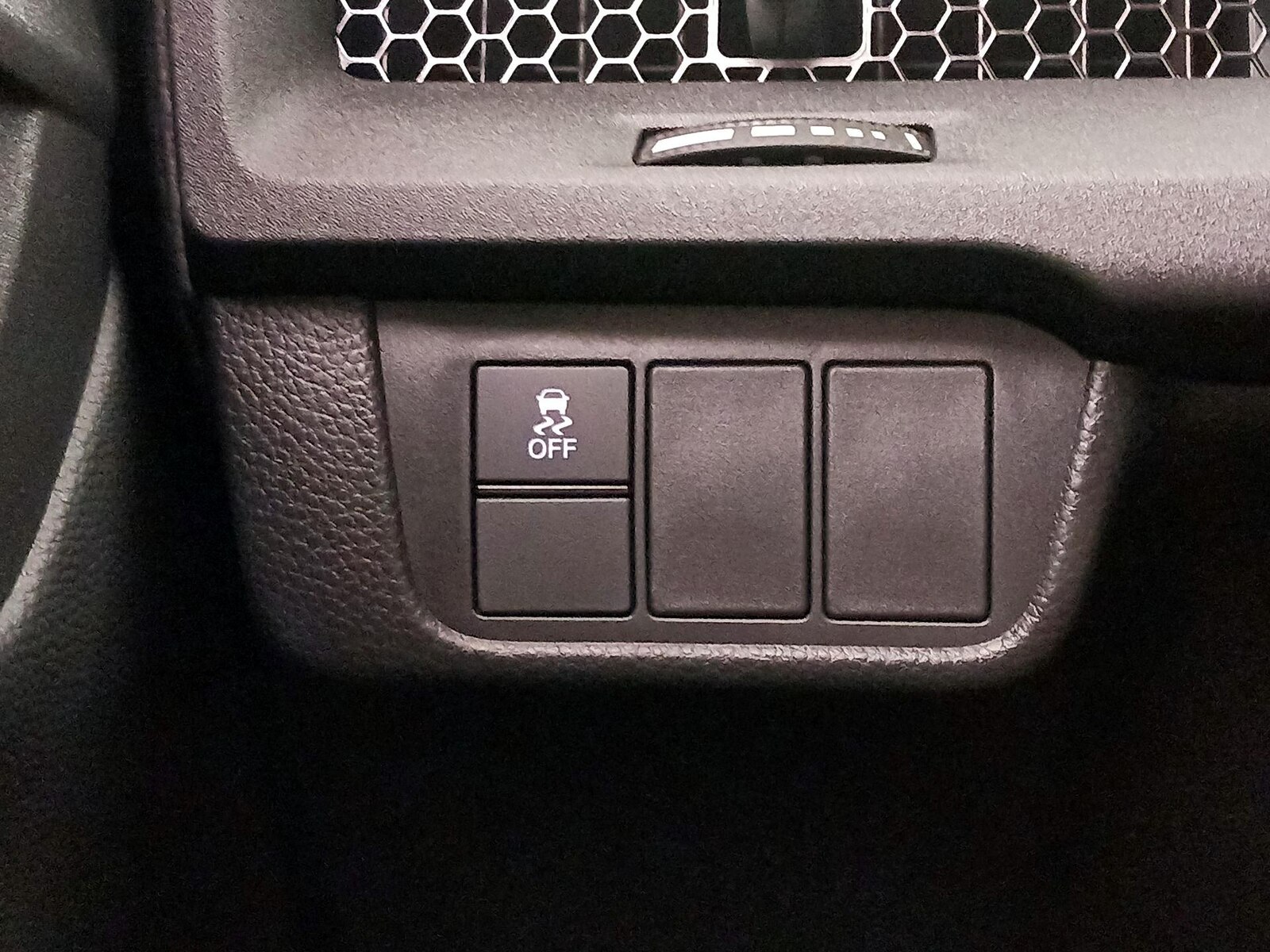 2025 Honda CR-V LX - Photo 14