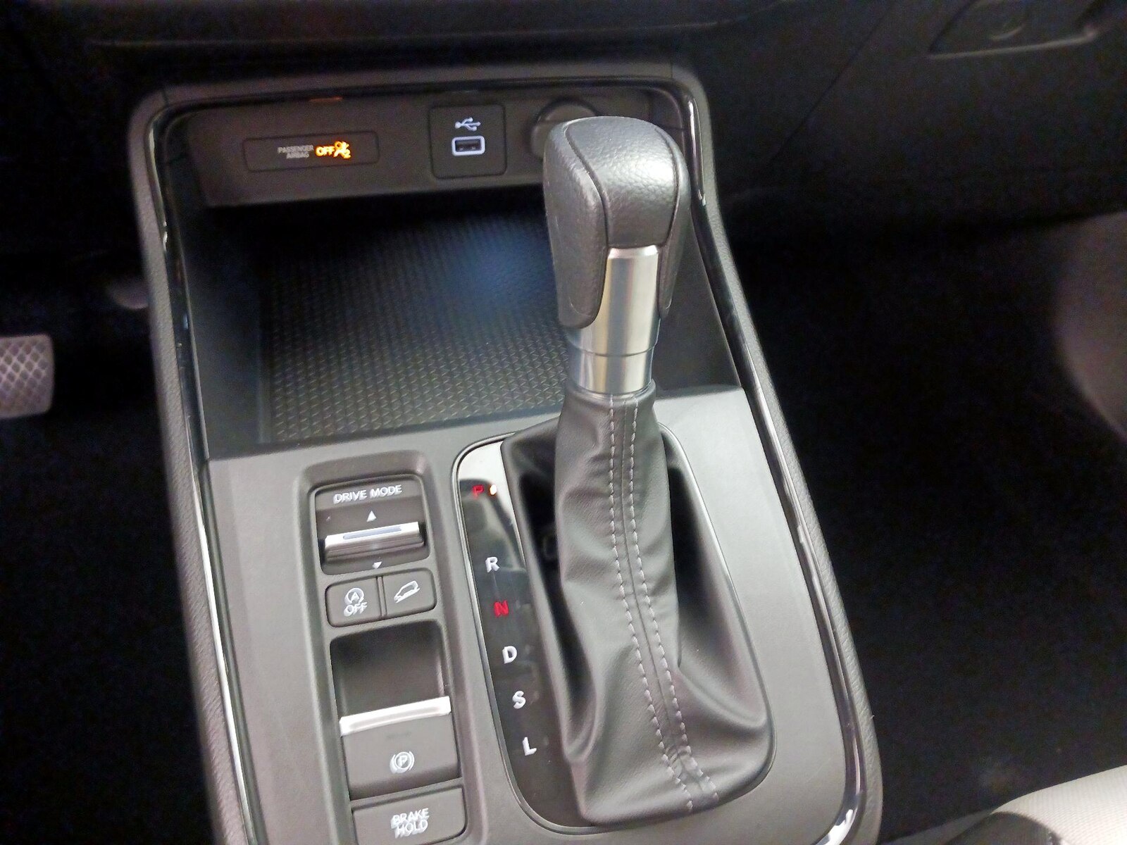2025 Honda CR-V LX - Photo 18