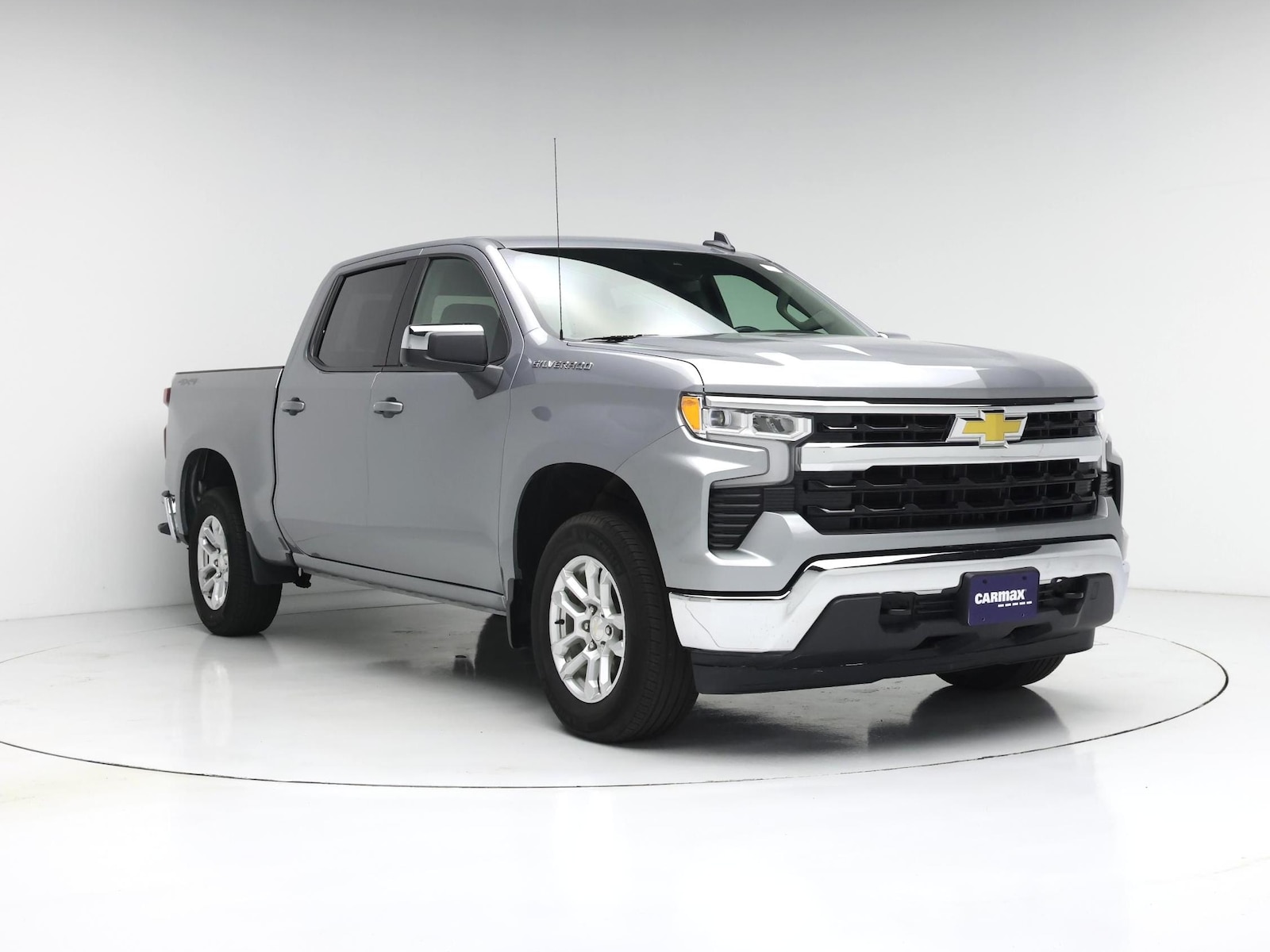 2024 Chevrolet Silverado 1500 LT - Photo 2