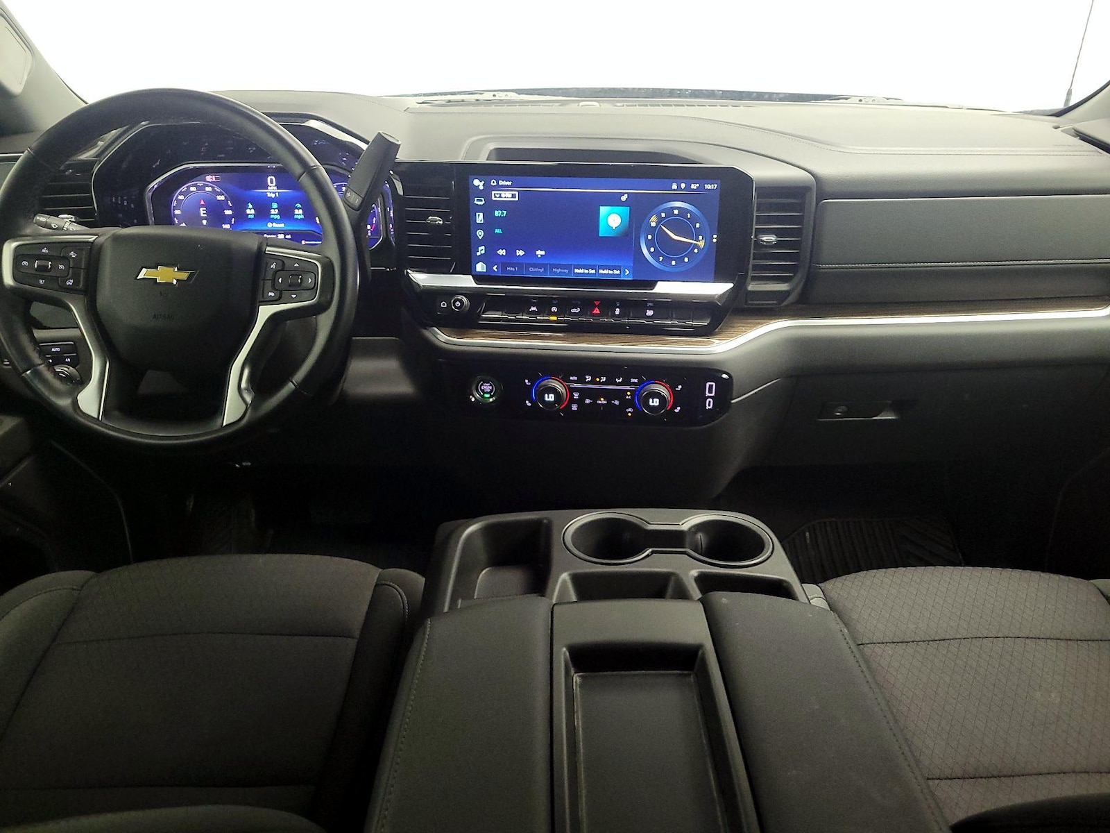 2024 Chevrolet Silverado 1500 LT - Photo 10