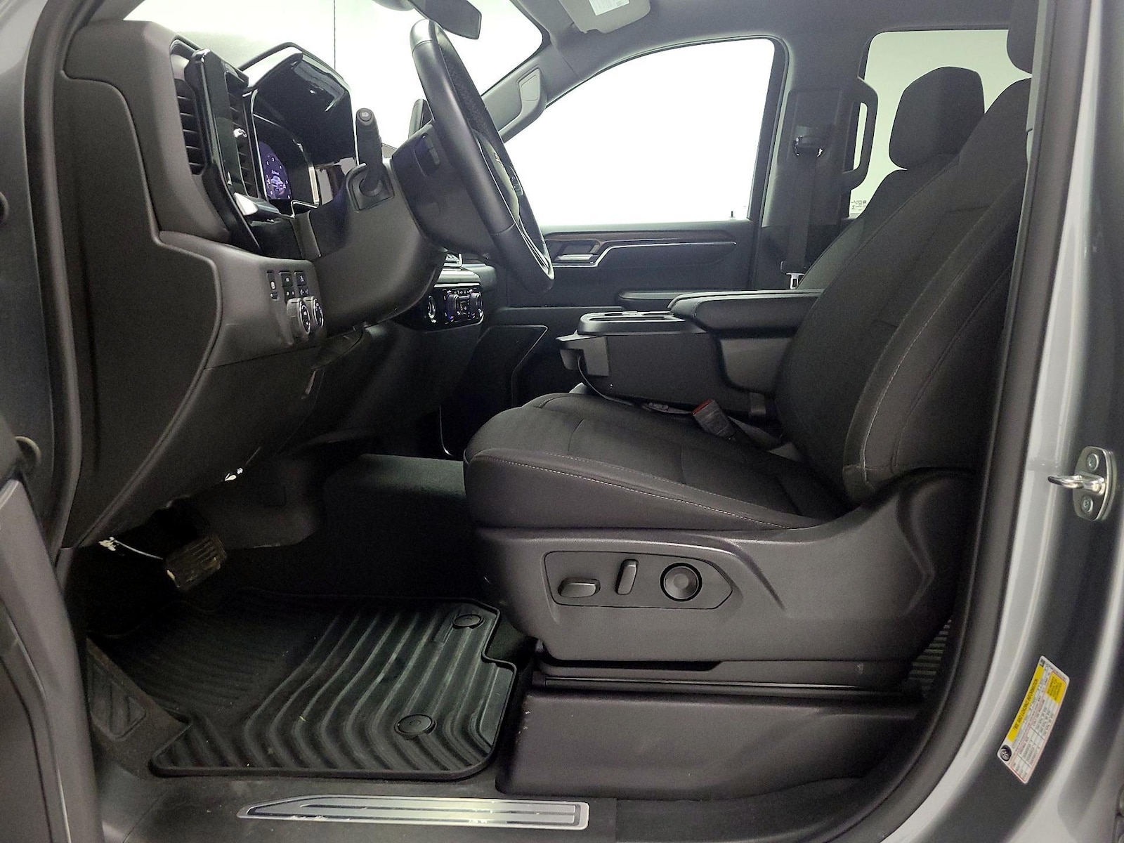 2024 Chevrolet Silverado 1500 LT - Photo 12
