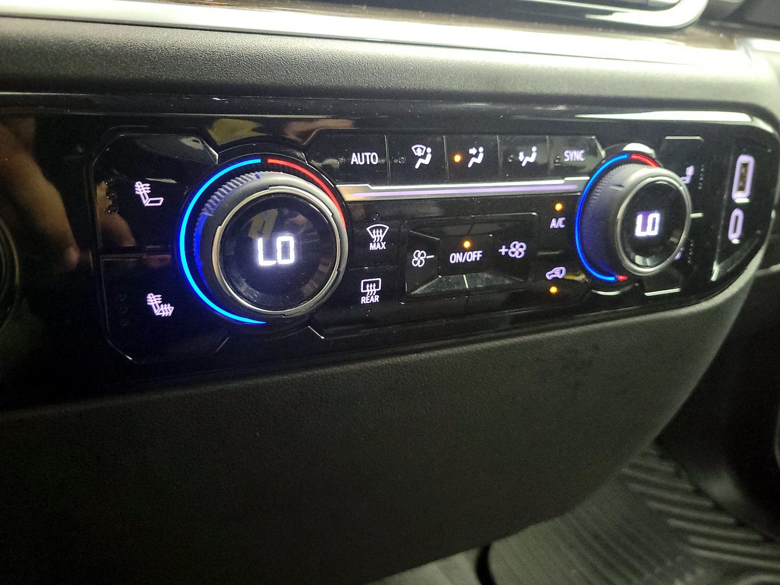 2024 Chevrolet Silverado 1500 LT - Photo 15