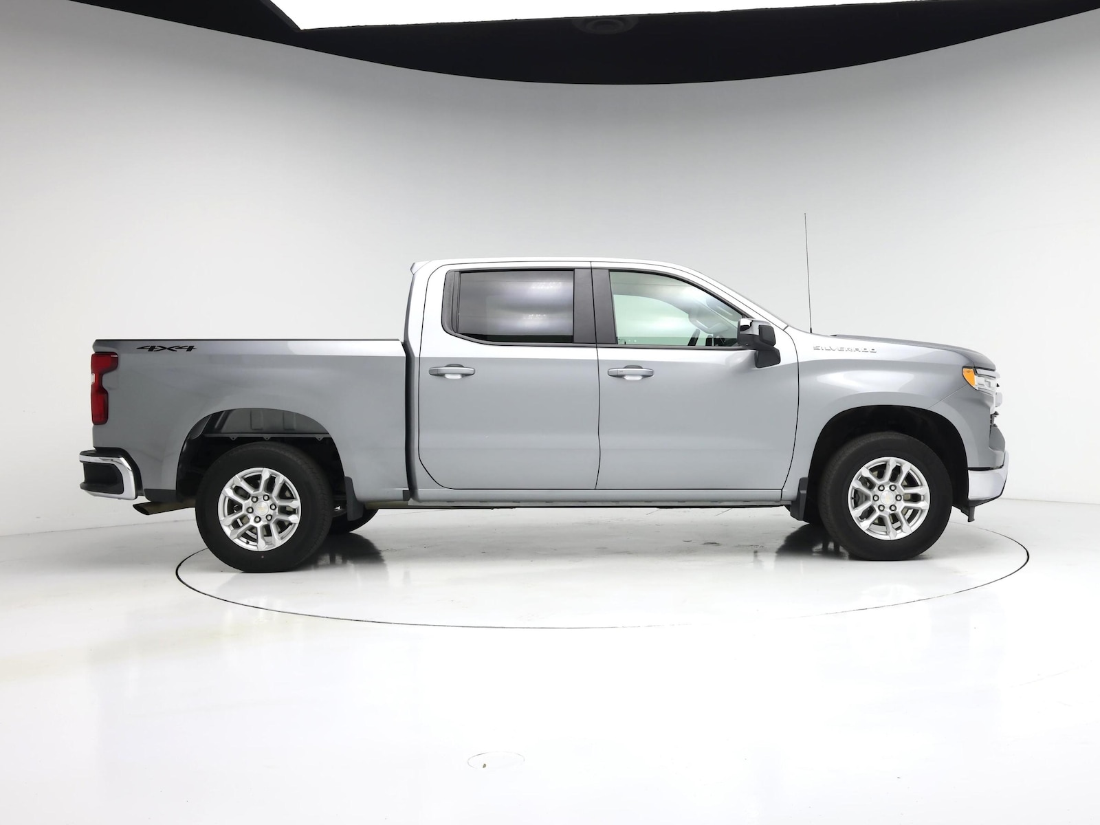 2024 Chevrolet Silverado 1500 LT - Photo 8