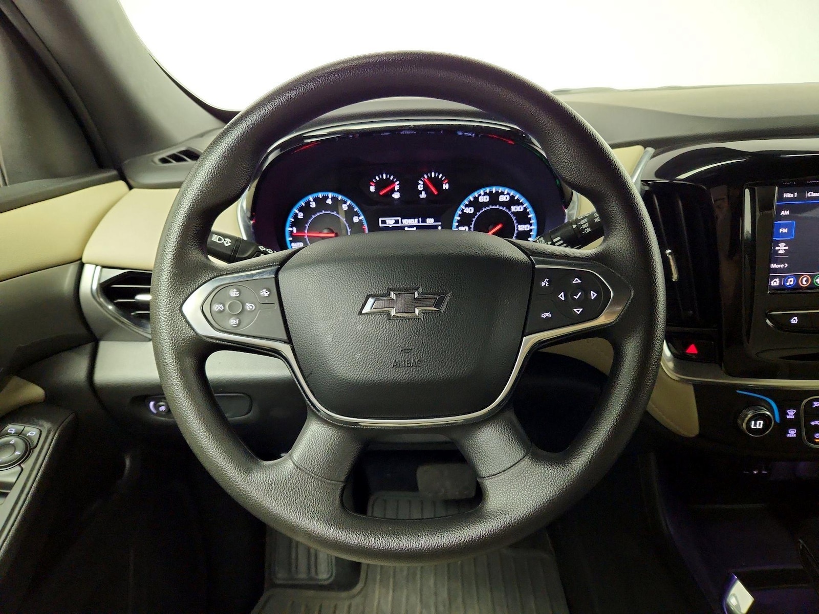2023 Chevrolet Traverse LS - Photo 11