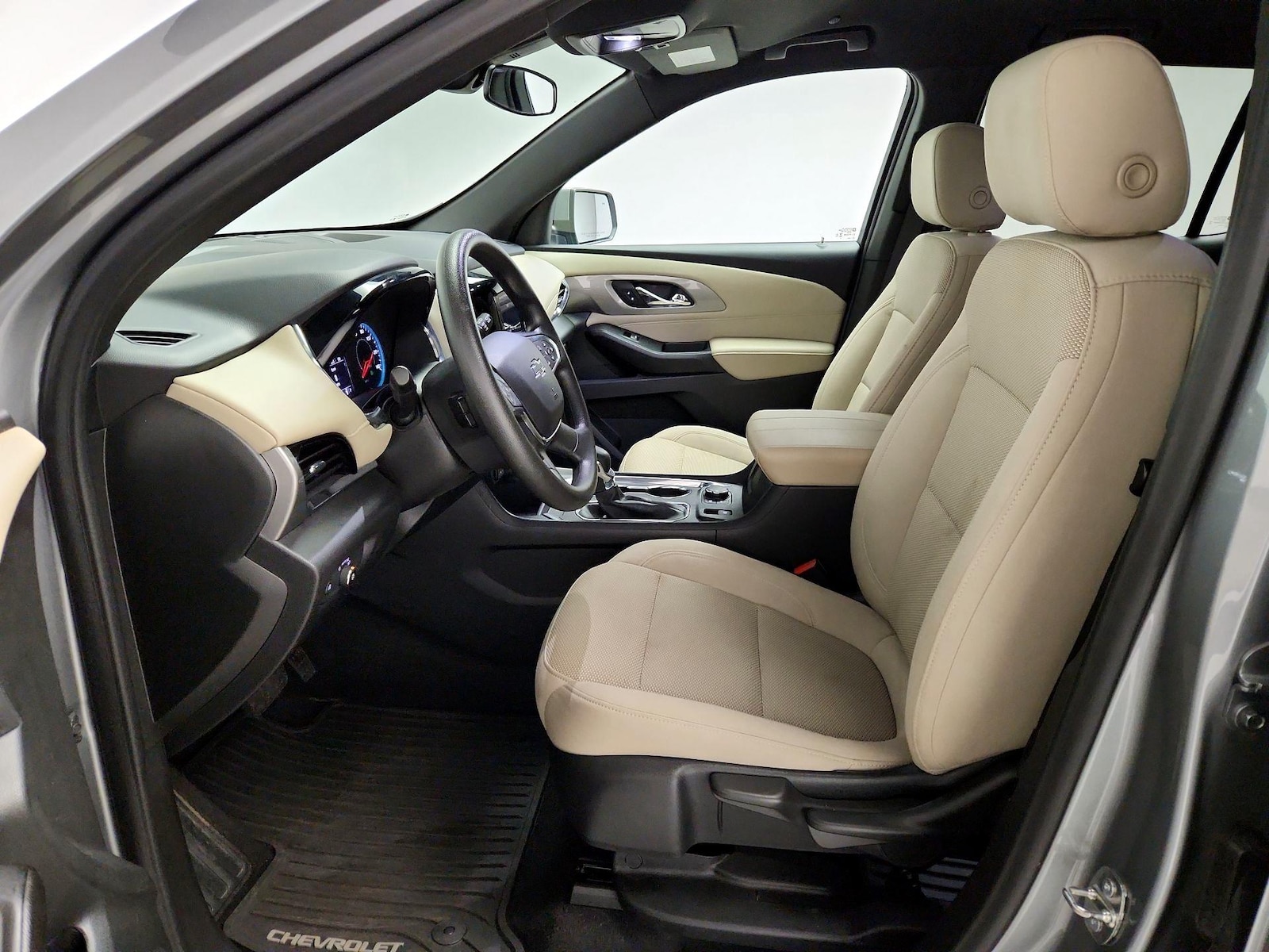 2023 Chevrolet Traverse LS - Photo 12