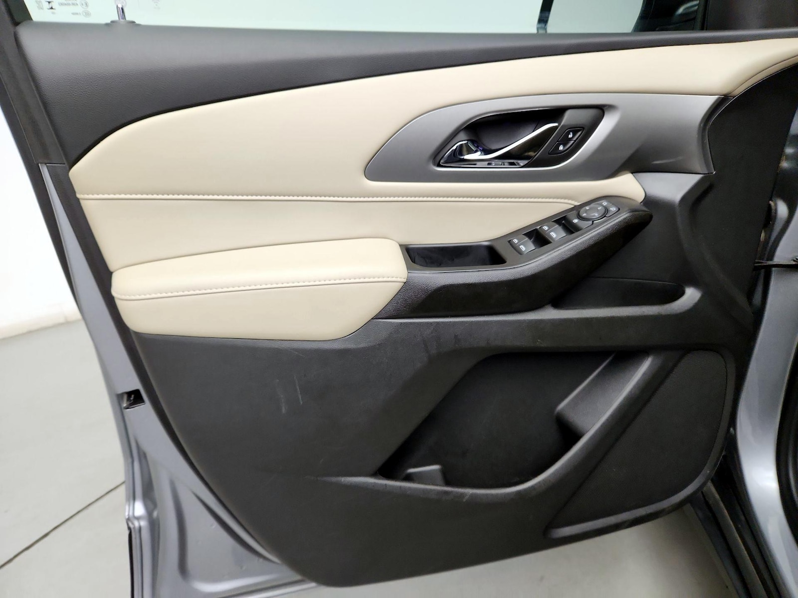 2023 Chevrolet Traverse LS - Photo 13