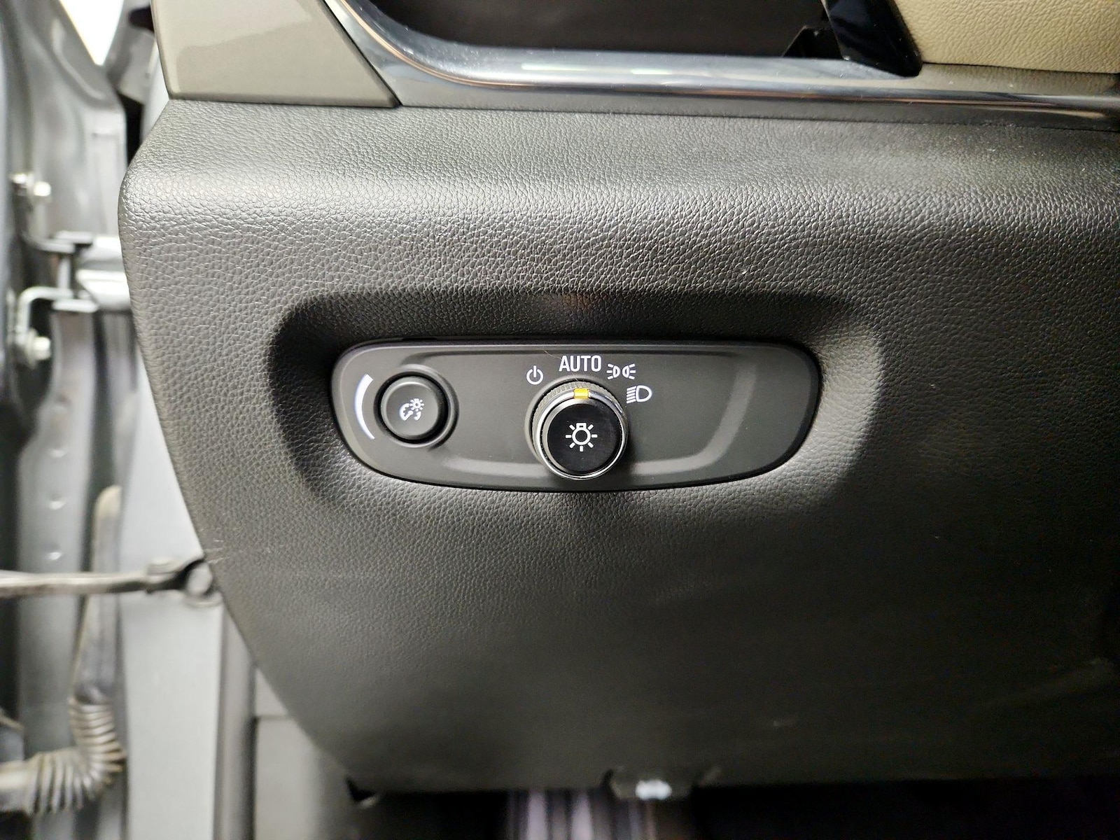 2023 Chevrolet Traverse LS - Photo 14