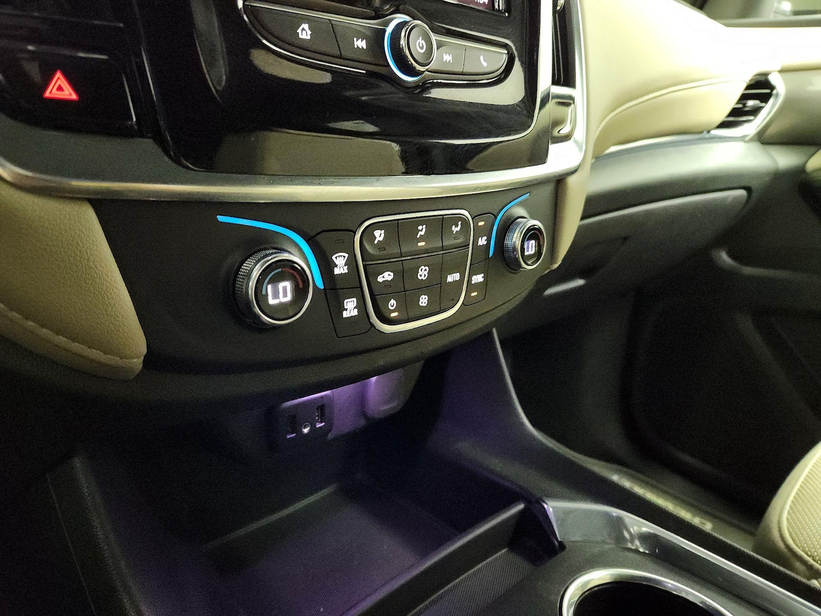 2023 Chevrolet Traverse LS - Photo 17