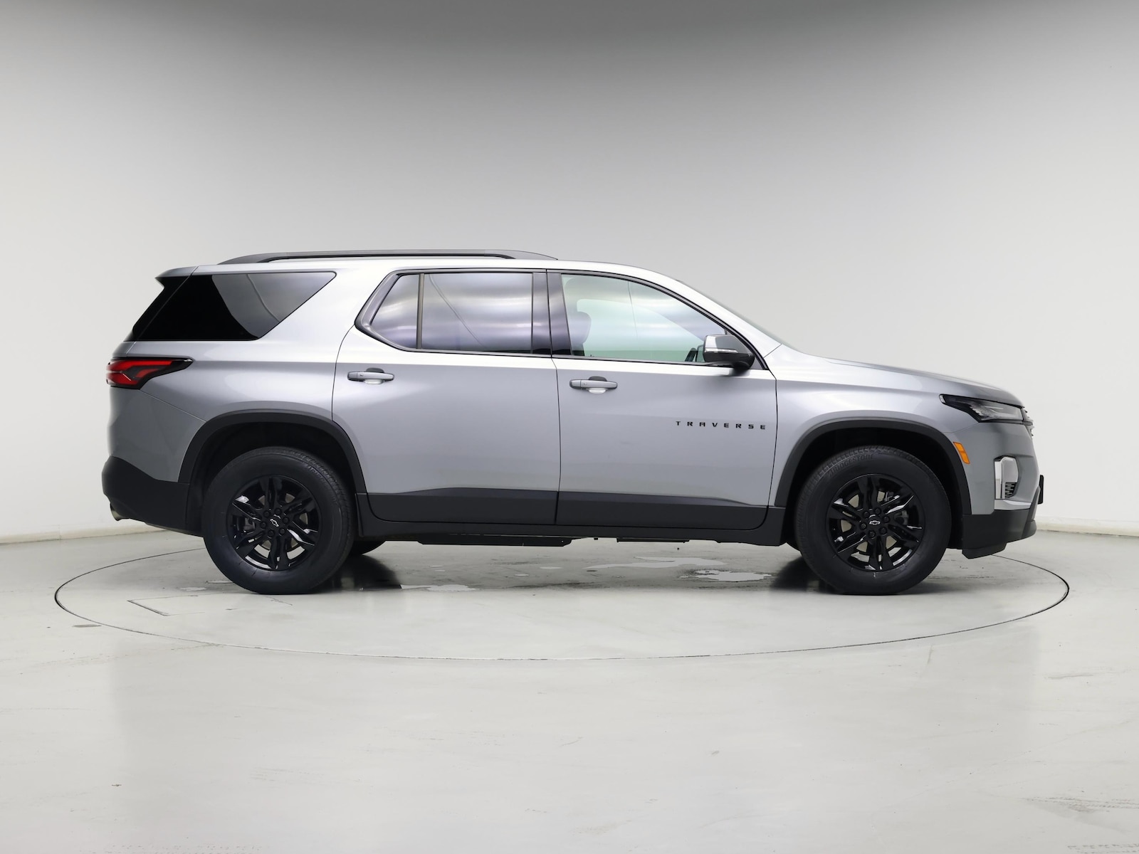 2023 Chevrolet Traverse LS - Photo 8