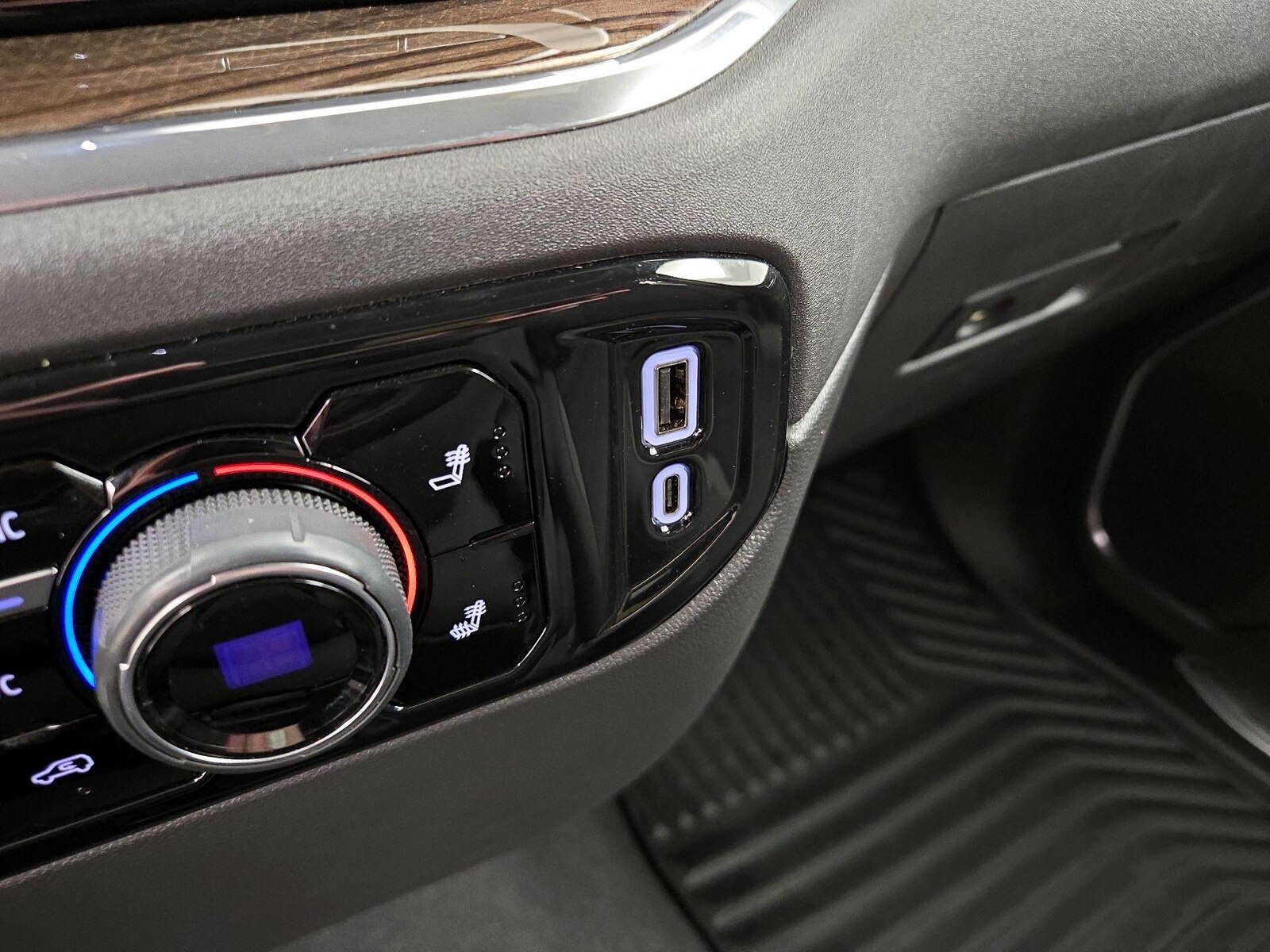 2024 Chevrolet Silverado 1500 LT - Photo 19