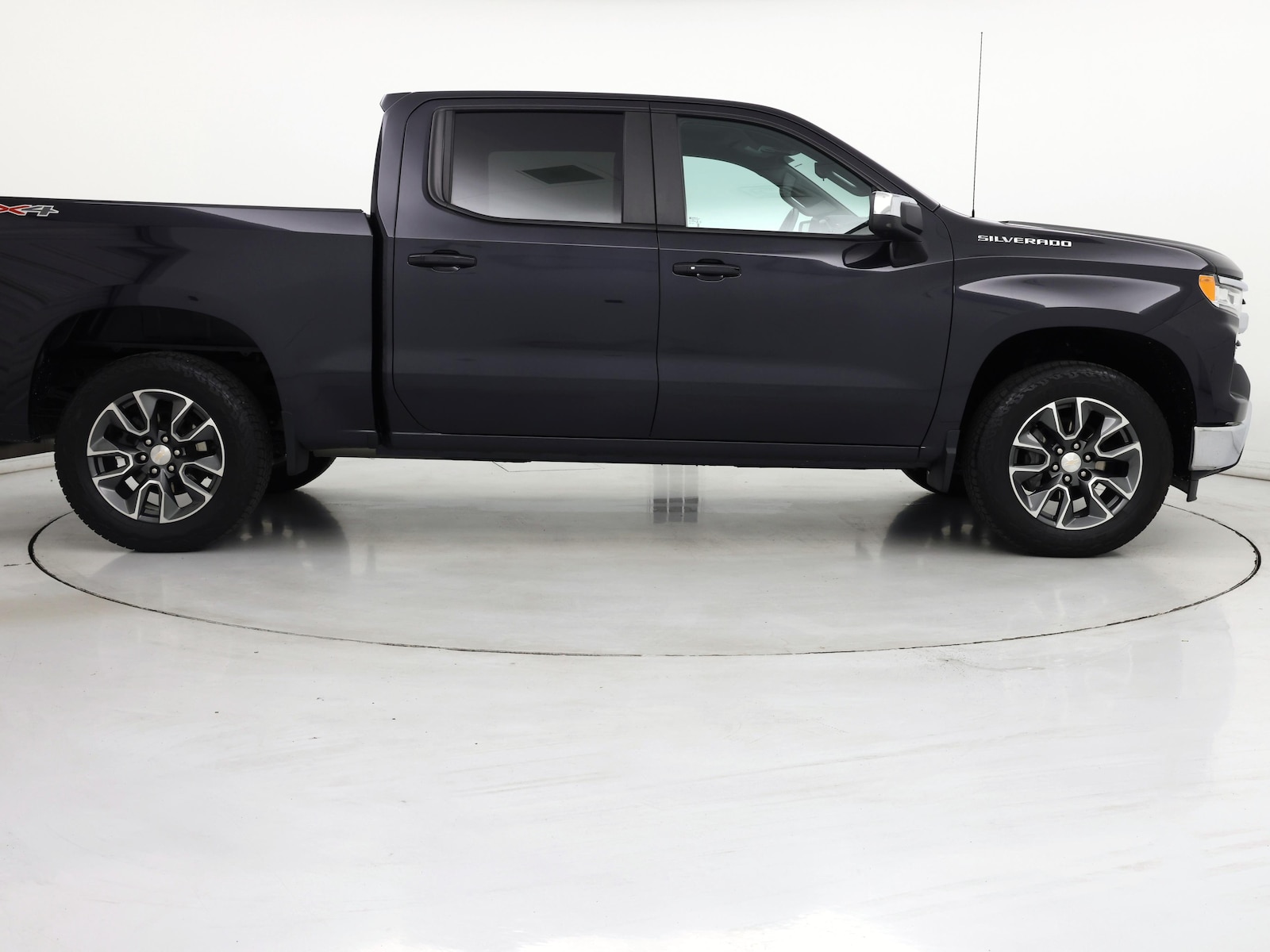 2024 Chevrolet Silverado 1500 LT - Photo 8