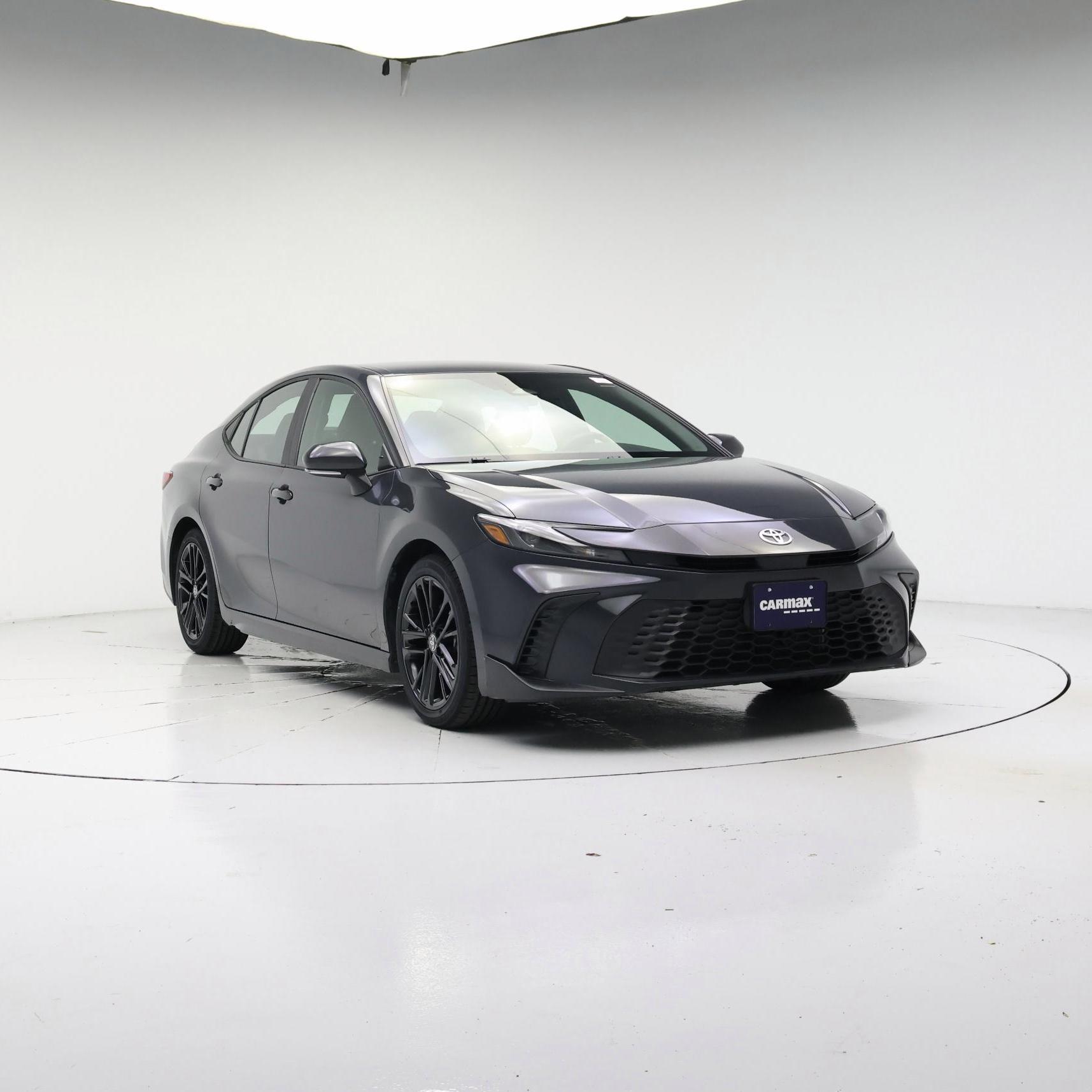 Gray 2025 Toyota Camry Sedan Front-Wheel Drive Automatic