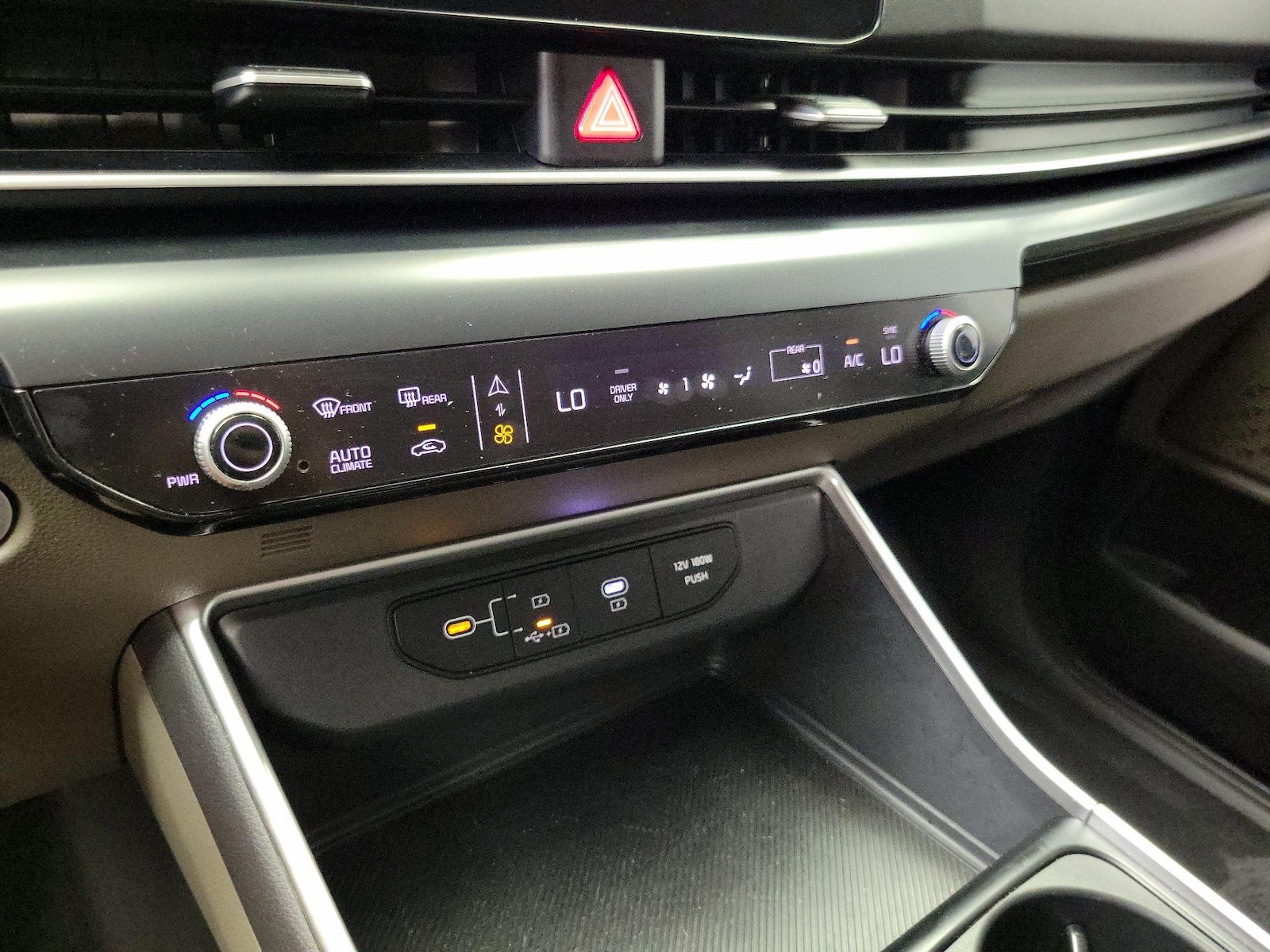 2026 Kia Carnival LXS - Photo 18