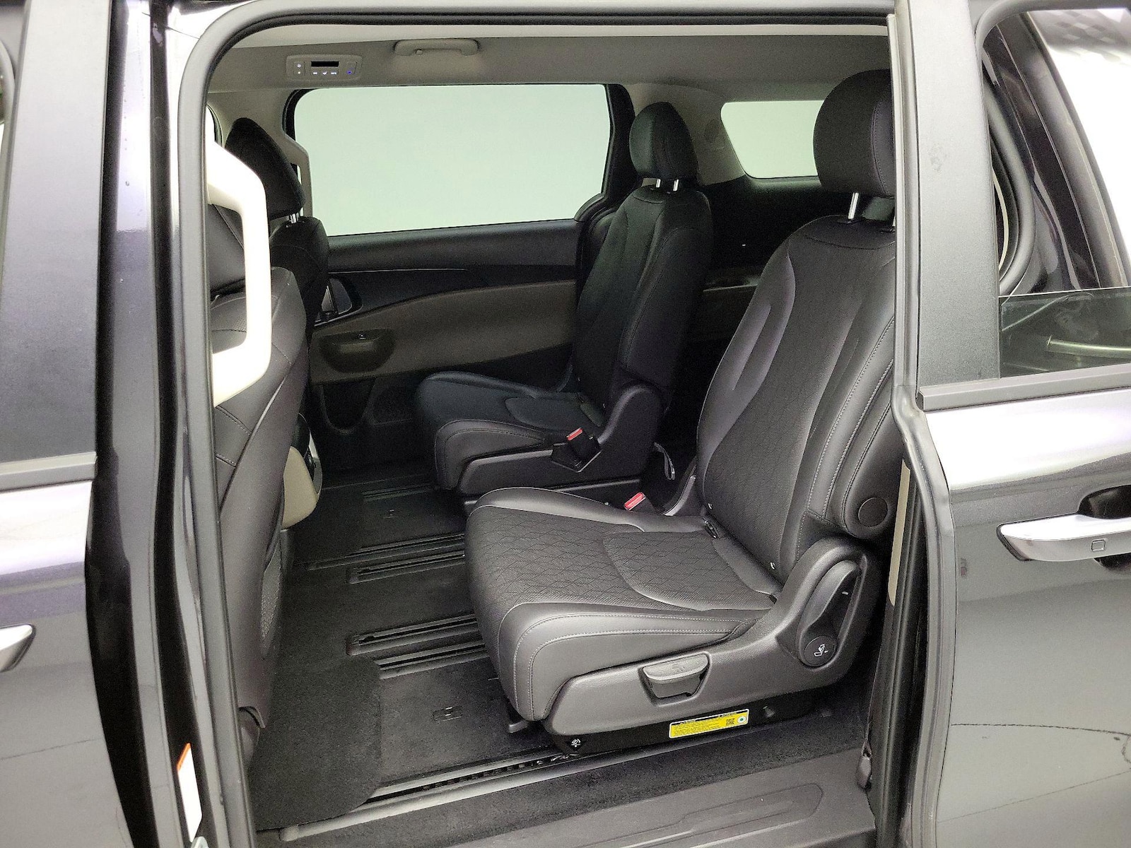 2026 Kia Carnival LXS - Photo 21