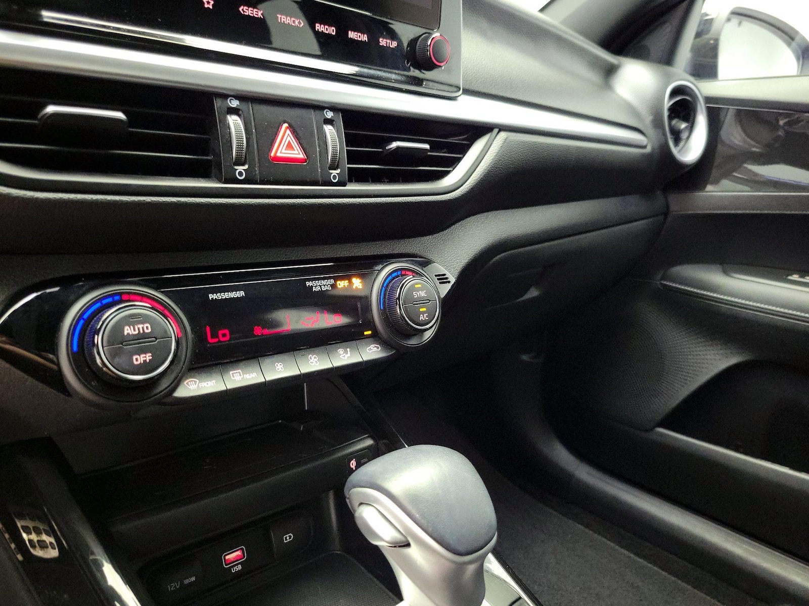 2023 Kia Forte GT-Line - Photo 18