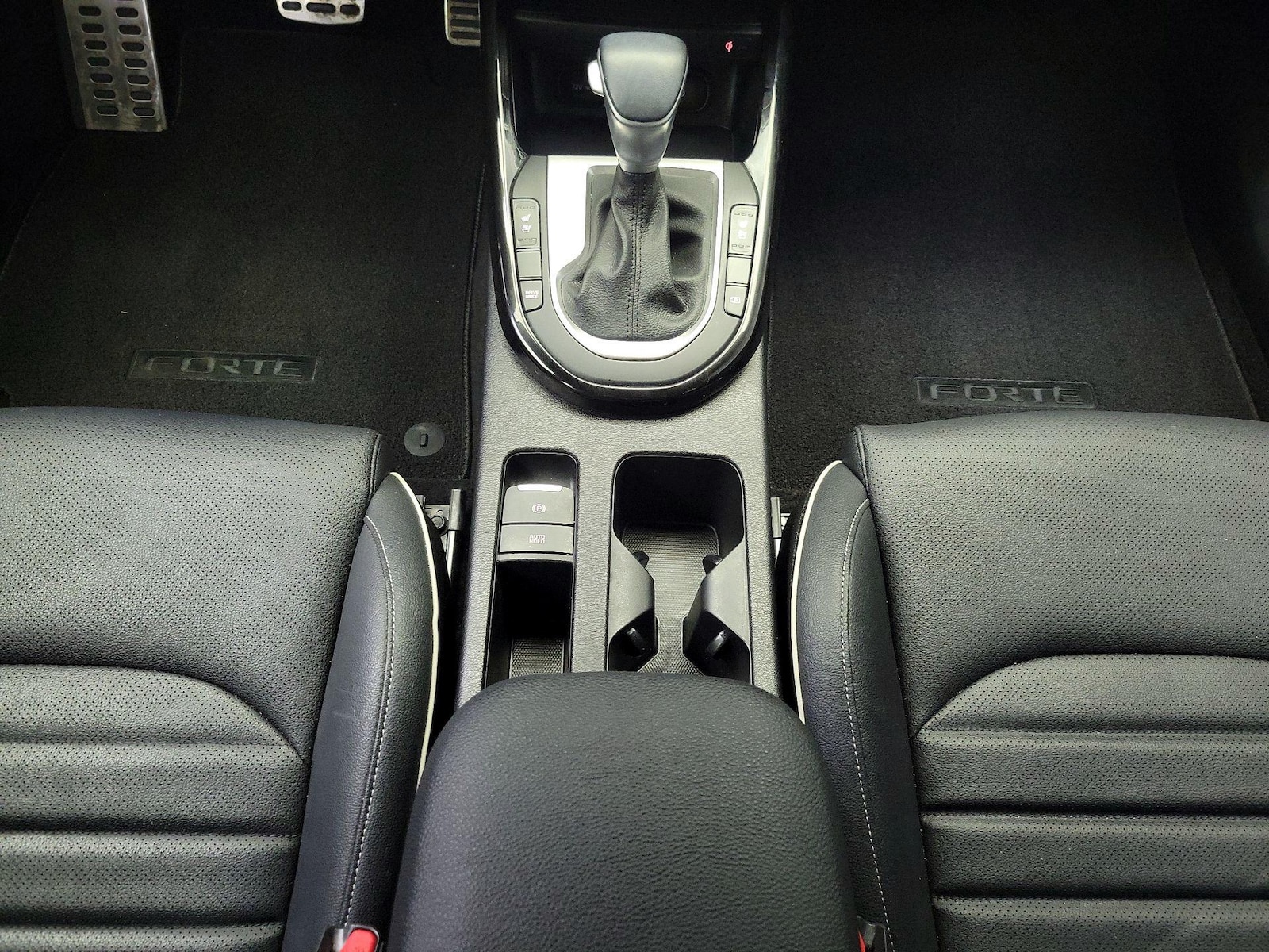 2023 Kia Forte GT-Line - Photo 19