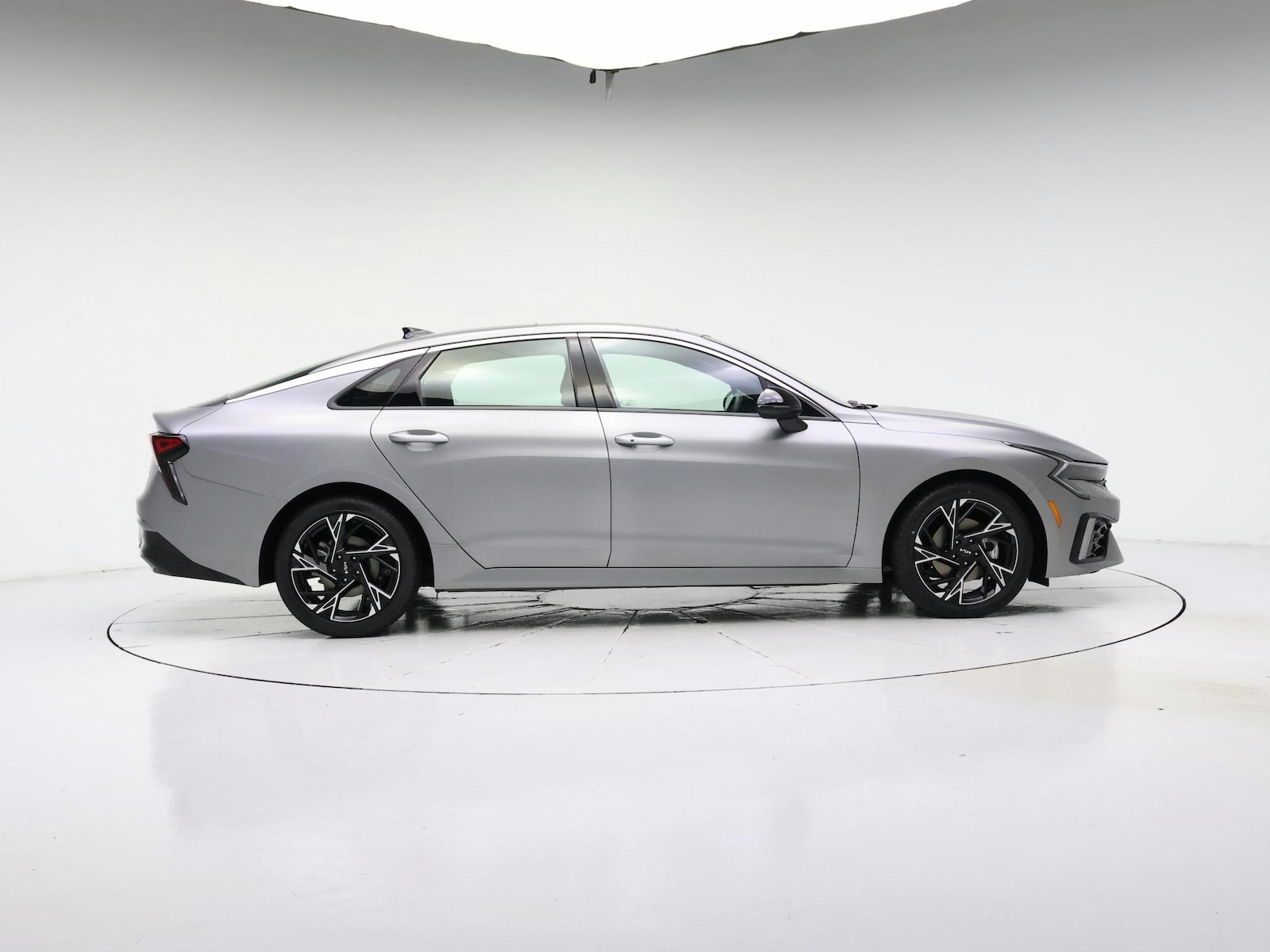 2025 Kia K5 GT-Line - Photo 8