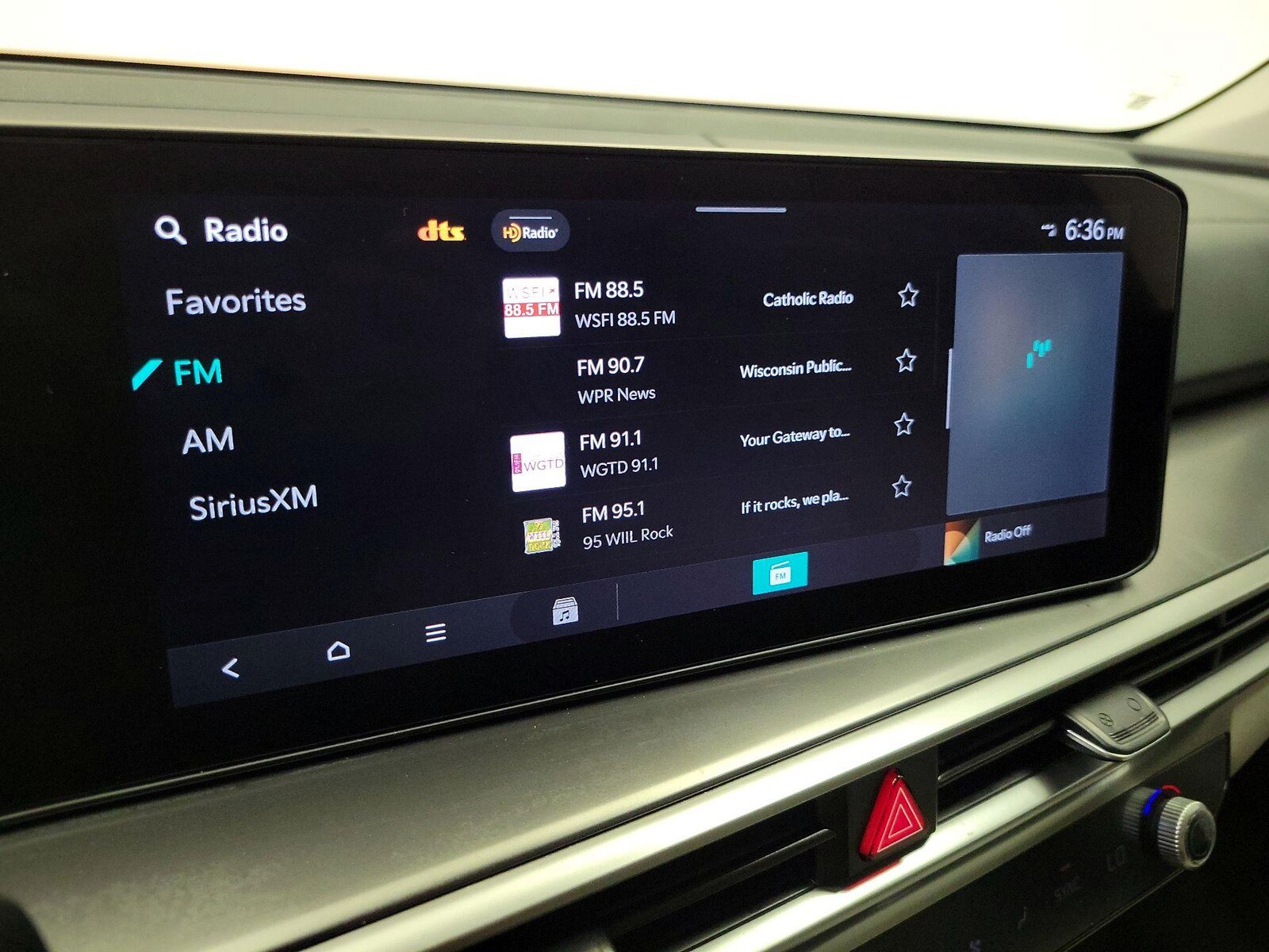 2025 Kia Sorento S - Photo 15